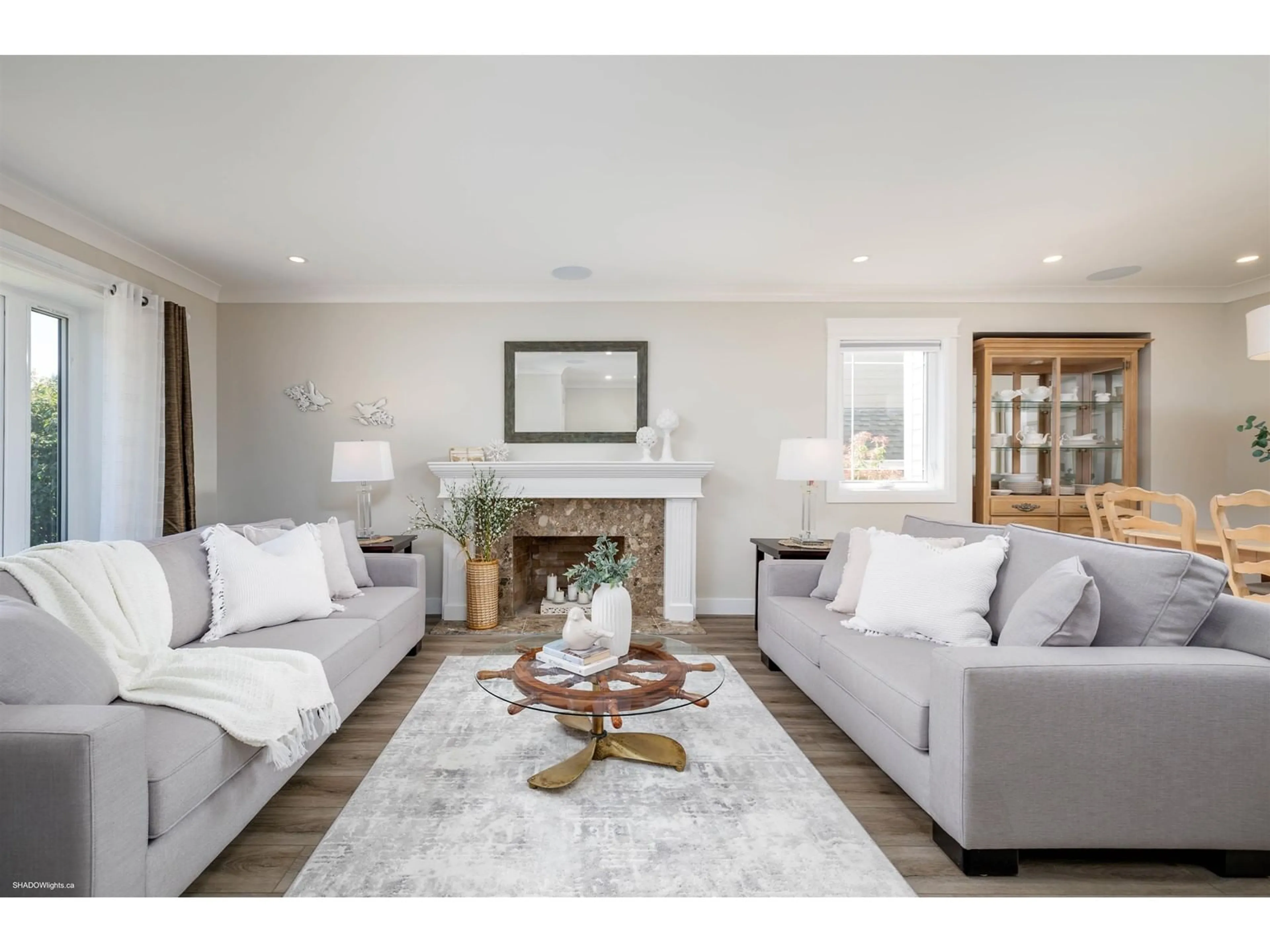 Living room with furniture, unknown for 12311 SOUTHPARK, Surrey British Columbia V3X2C1