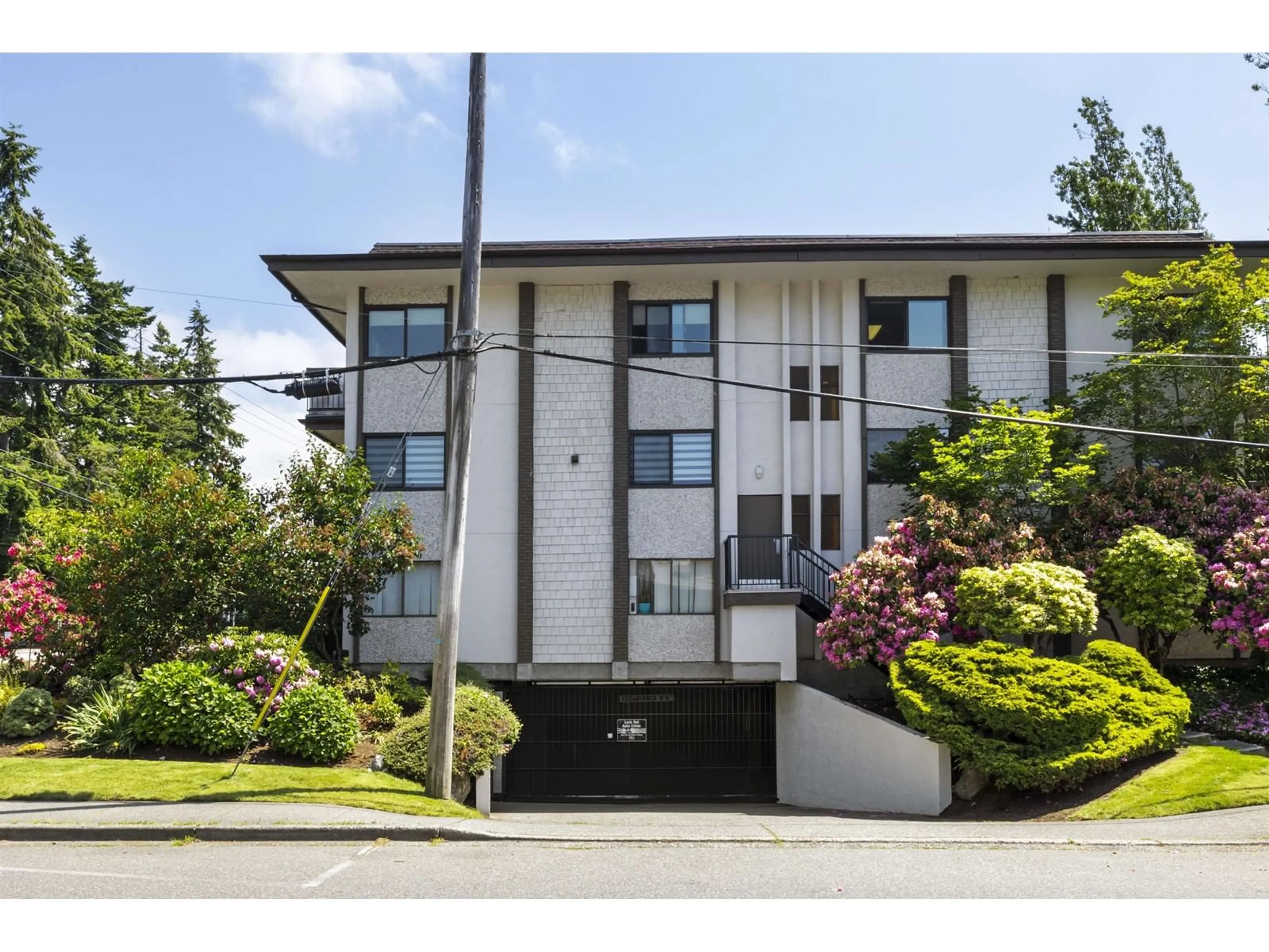 Unknown for 301 - 15020 NORTH BLUFF, White Rock British Columbia V4B5A4