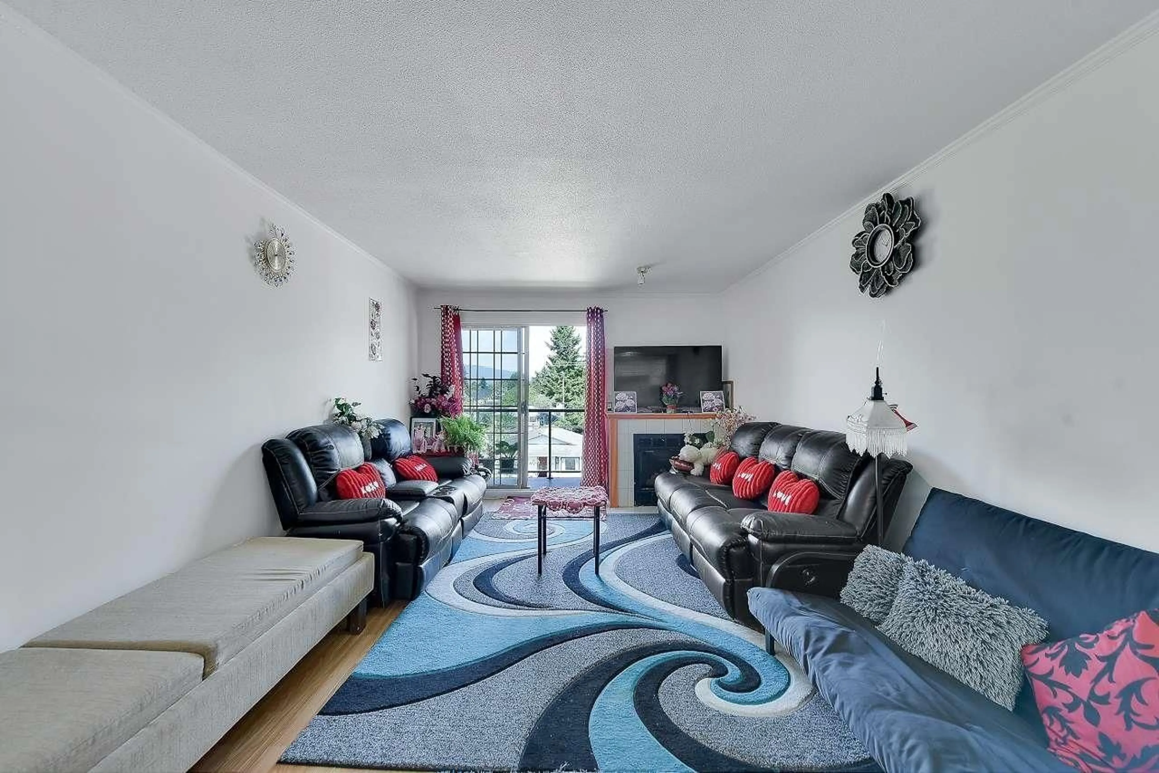 Living room with furniture, unknown for 311 - 13490 HILTON, Surrey British Columbia V3R5J4
