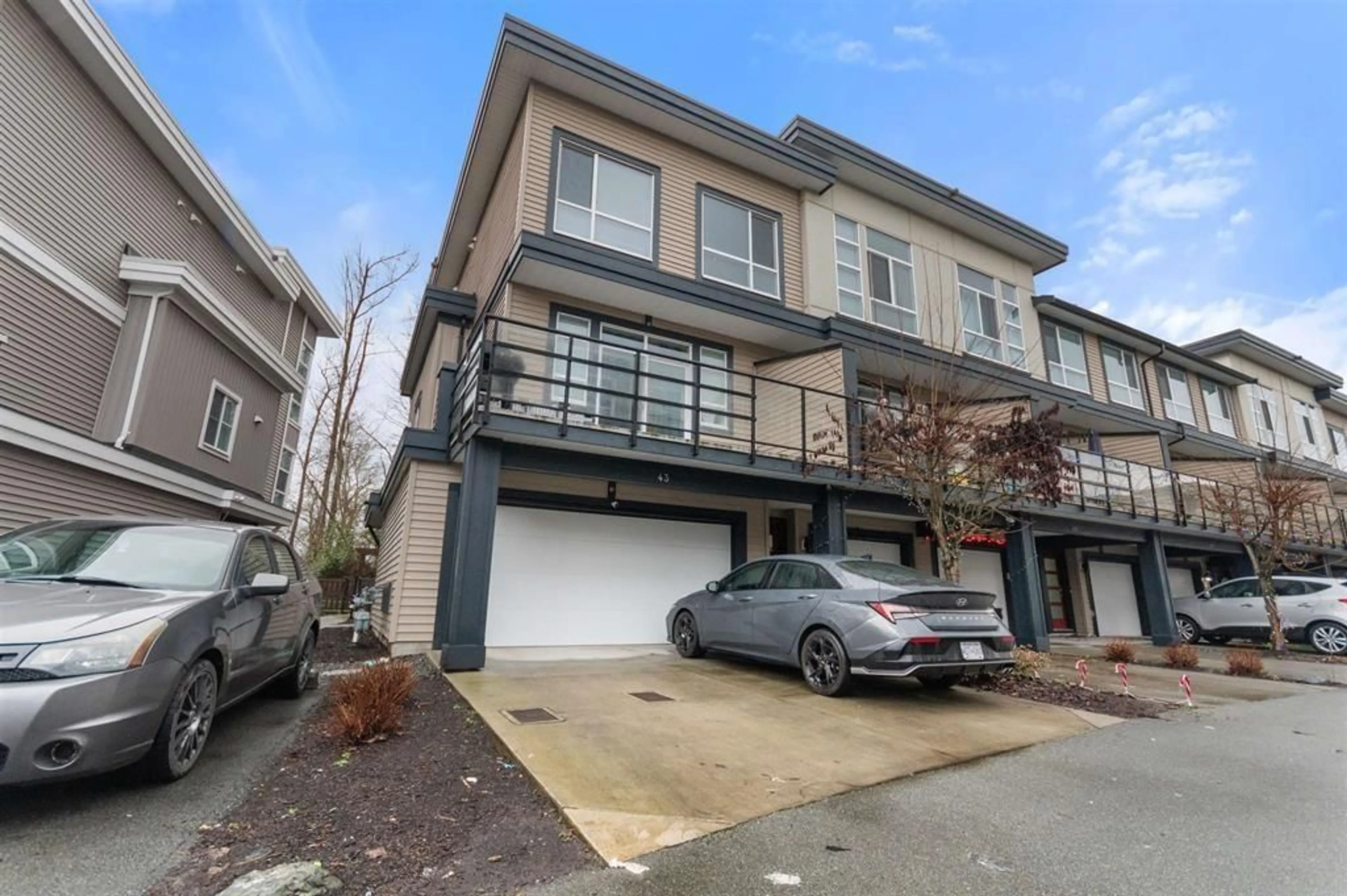 A pic from outside/outdoor area/front of a property/back of a property/a pic from drone, street for 43 - 8413 MIDTOWN WAY, Chilliwack British Columbia V2P0G7
