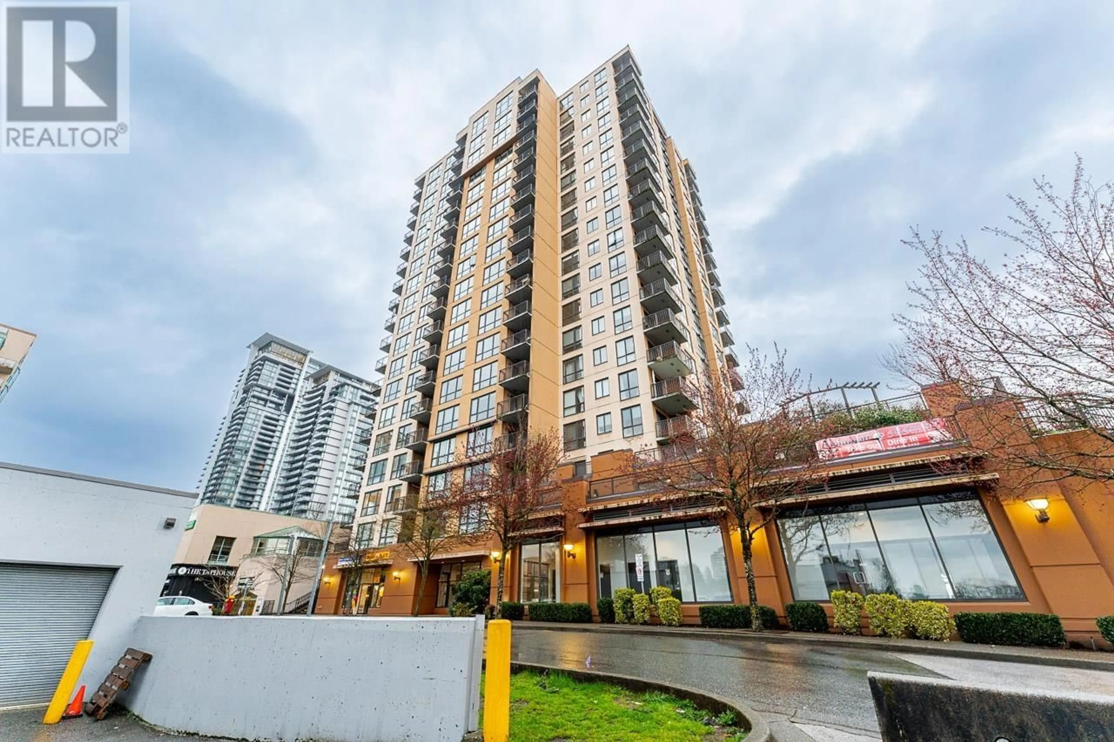 Indoor foyer for 302 - 511 ROCHESTER AVENUE, Coquitlam British Columbia V3K0A2