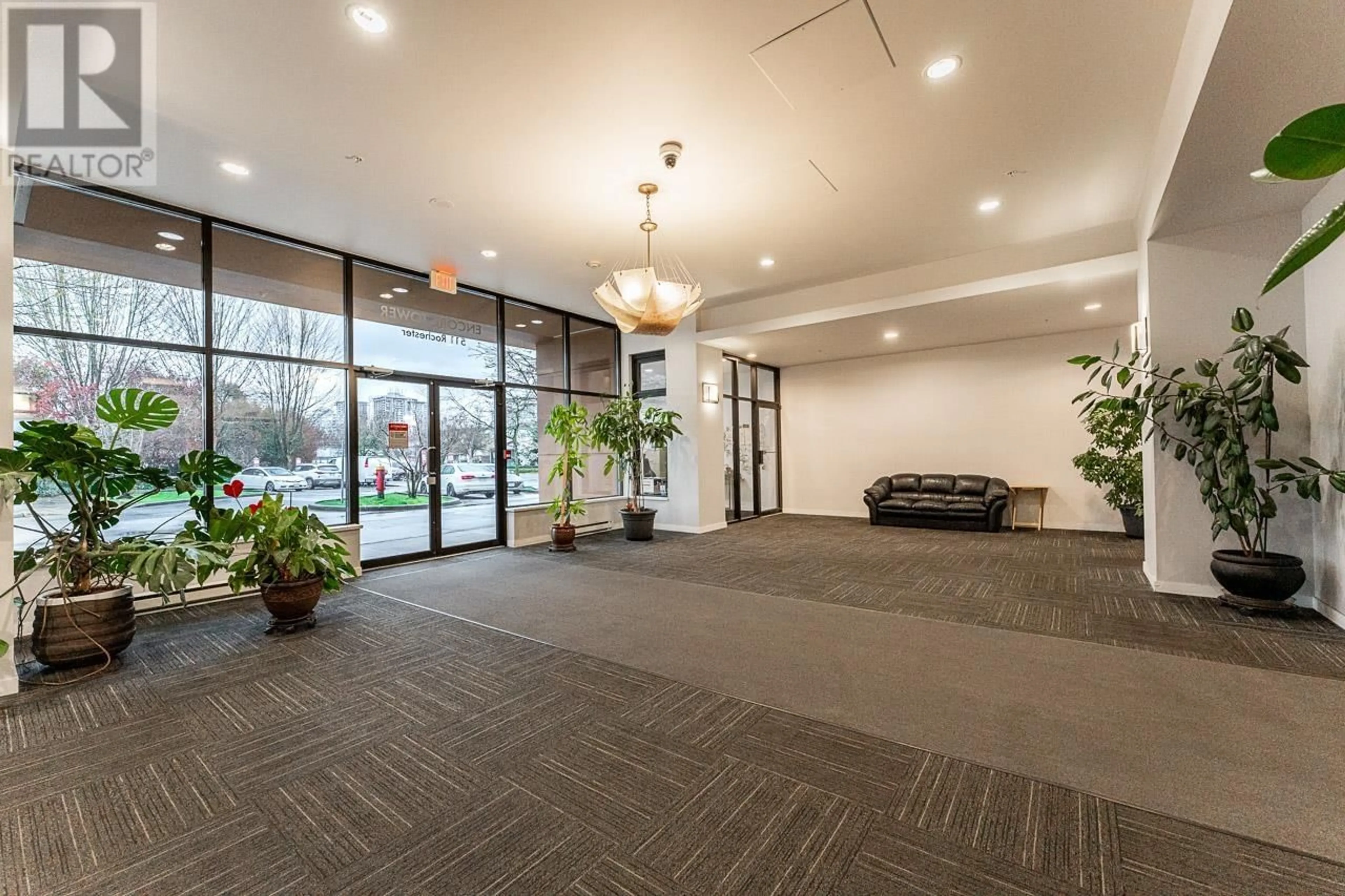 Indoor foyer for 302 - 511 ROCHESTER AVENUE, Coquitlam British Columbia V3K0A2