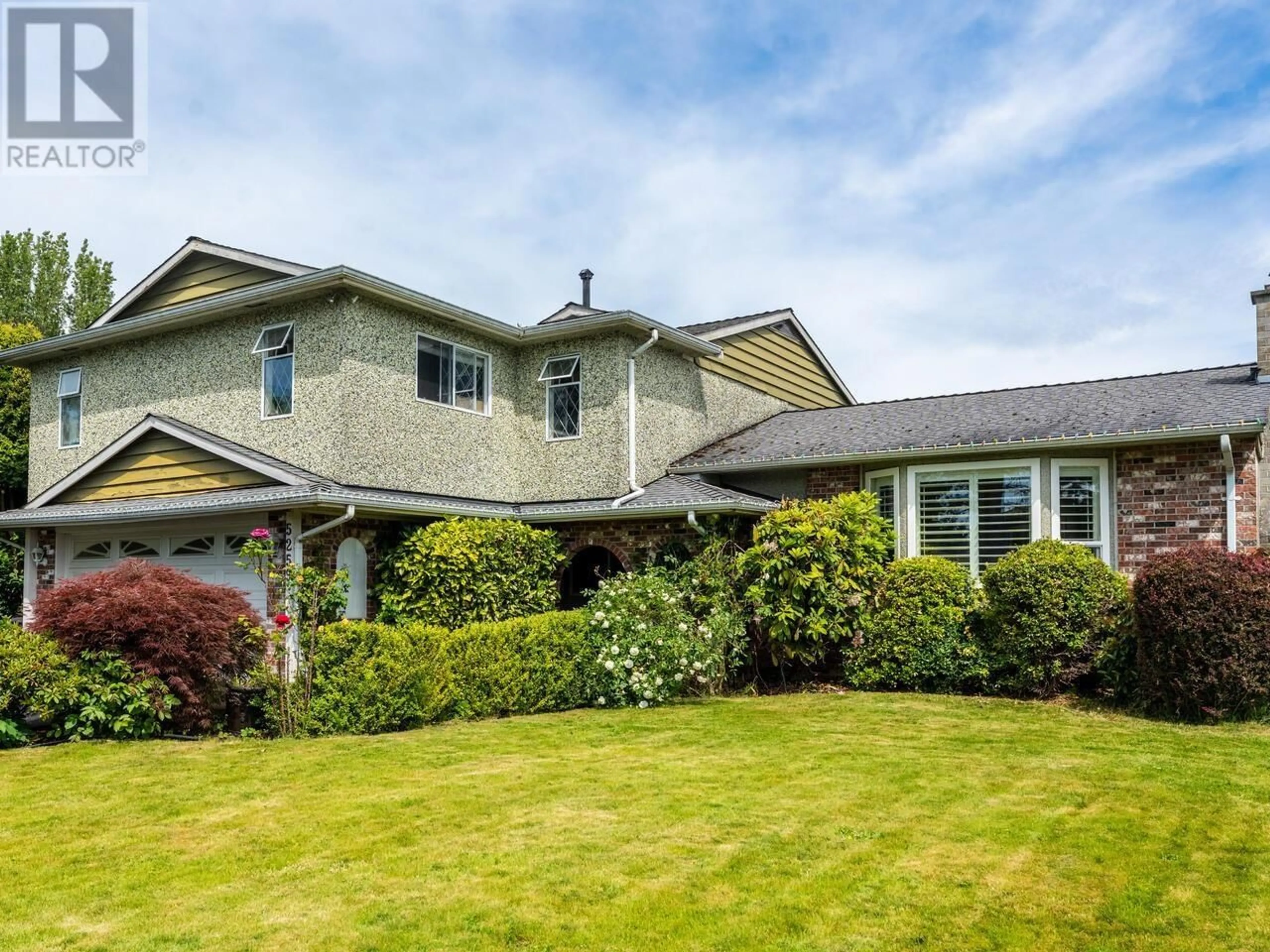A pic from outside/outdoor area/front of a property/back of a property/a pic from drone, street for 5259 OAK PLACE, Delta British Columbia V4K1L8