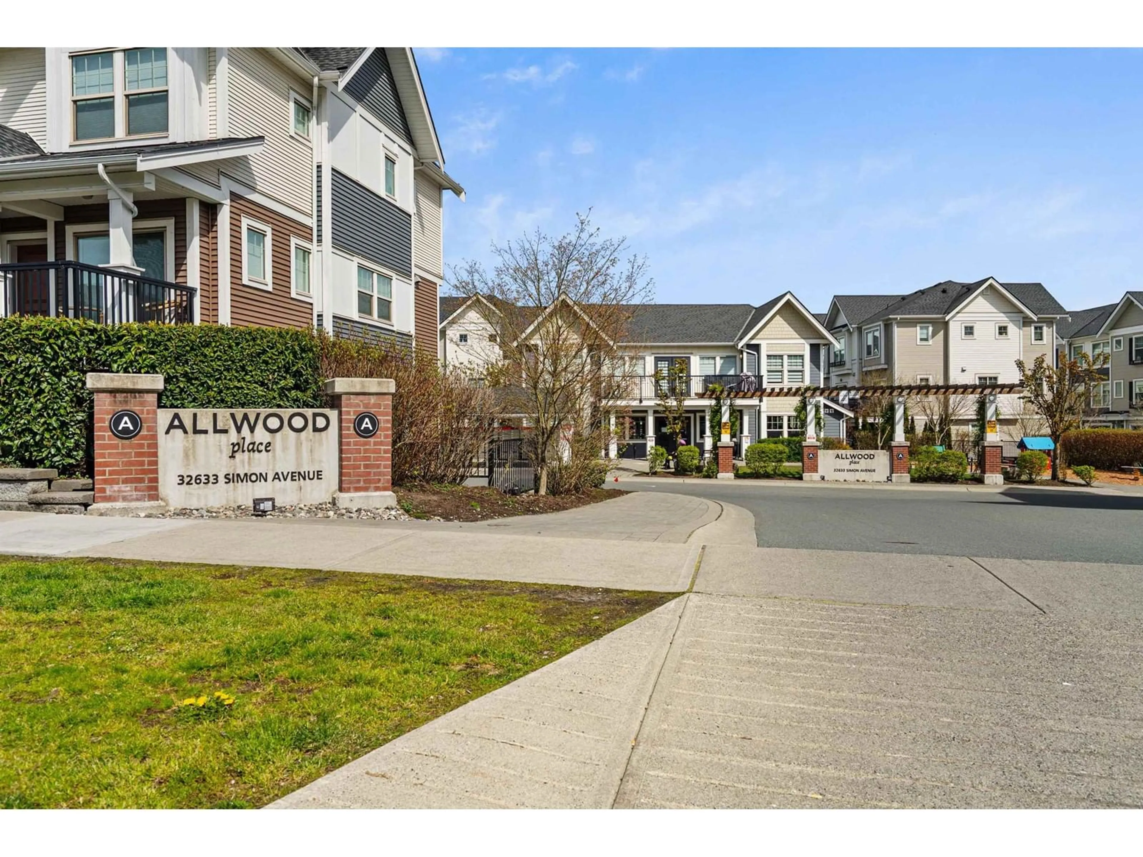 Indoor foyer for 150 - 32633 SIMON, Abbotsford British Columbia V2T0G9