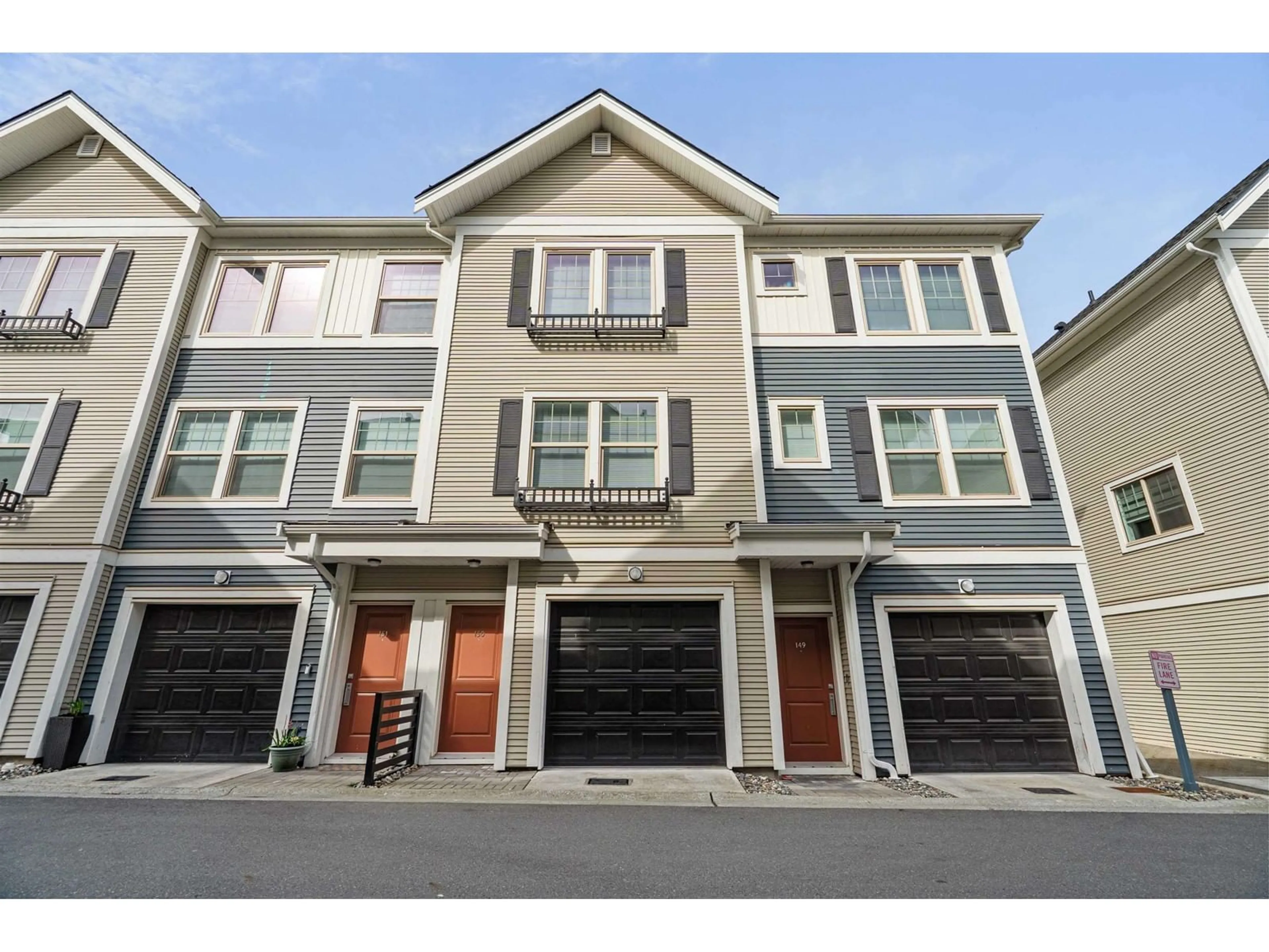 Home with vinyl exterior material, street for 150 - 32633 SIMON, Abbotsford British Columbia V2T0G9