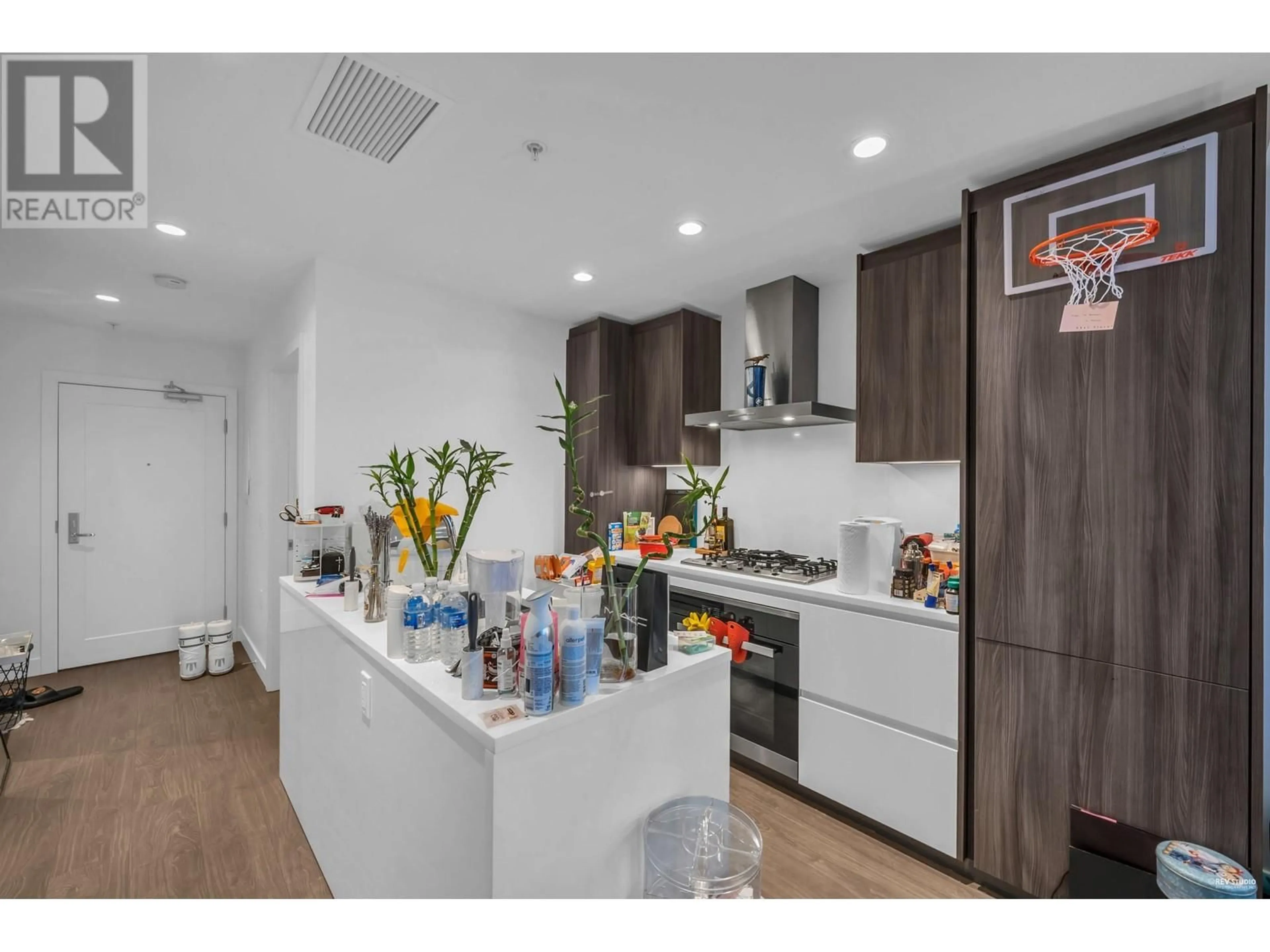Open concept kitchen, unknown for 860 - 6320 NO. 3 ROAD, Richmond British Columbia V6Y0L5