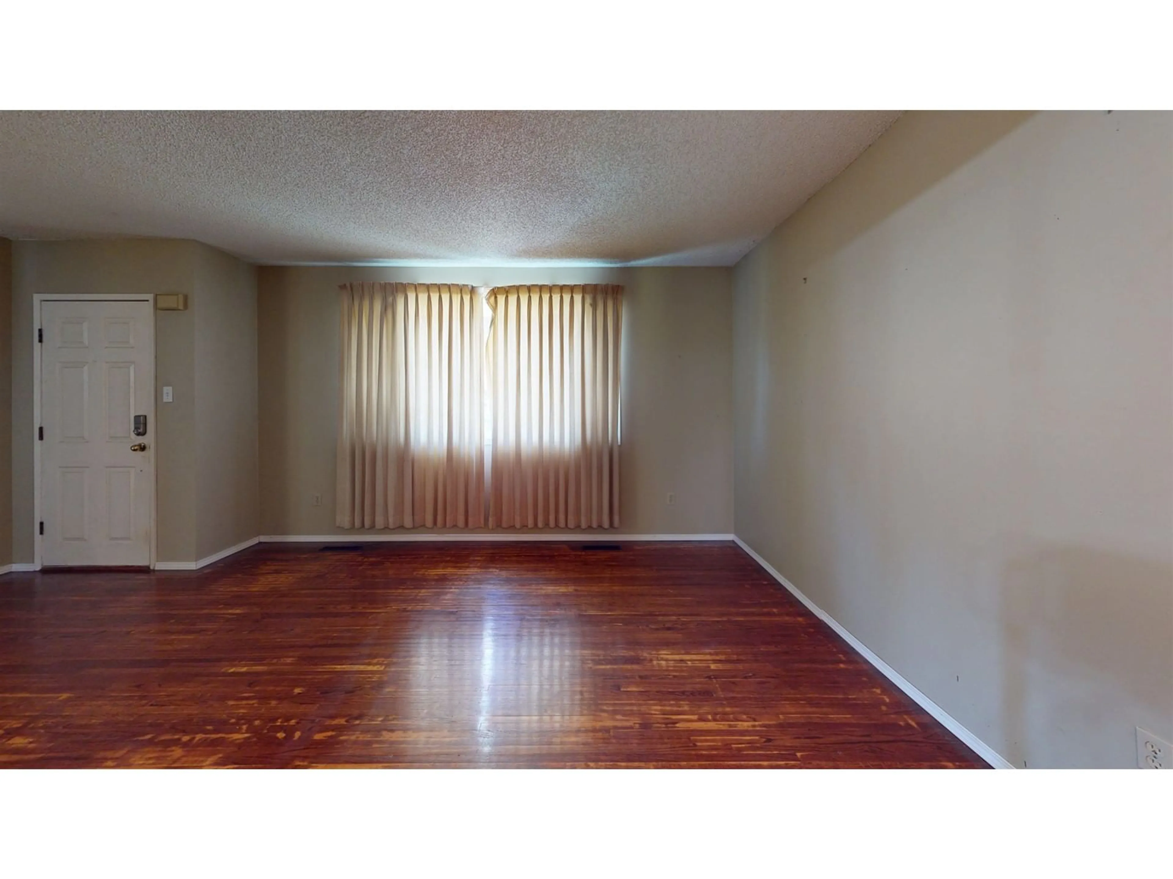 A pic of a room for 15463 16A, Surrey British Columbia V4A1T2