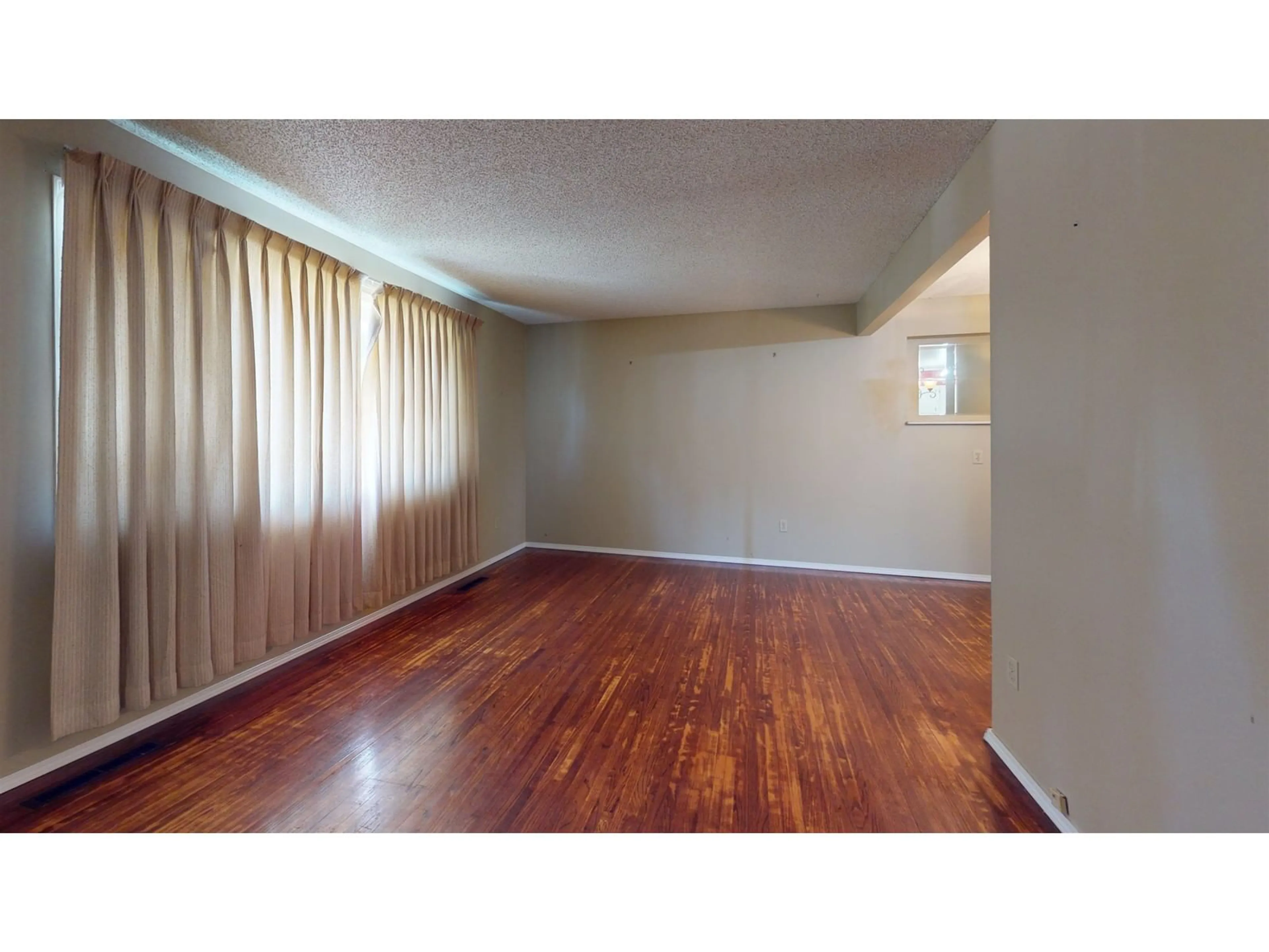 A pic of a room for 15463 16A, Surrey British Columbia V4A1T2