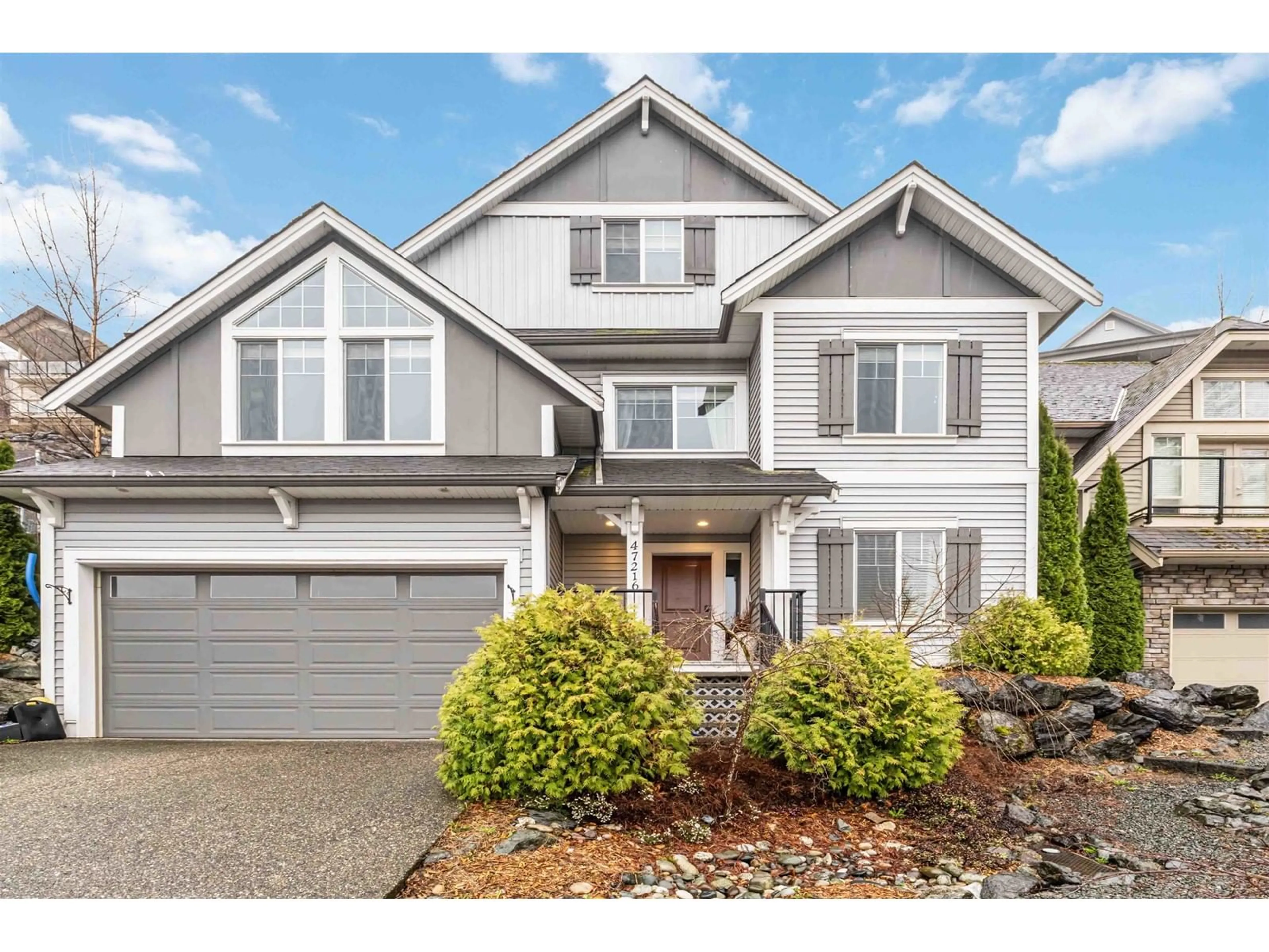 Home with vinyl exterior material, street for 47216 SKYLINE DRIVE, Chilliwack British Columbia V2R0R4