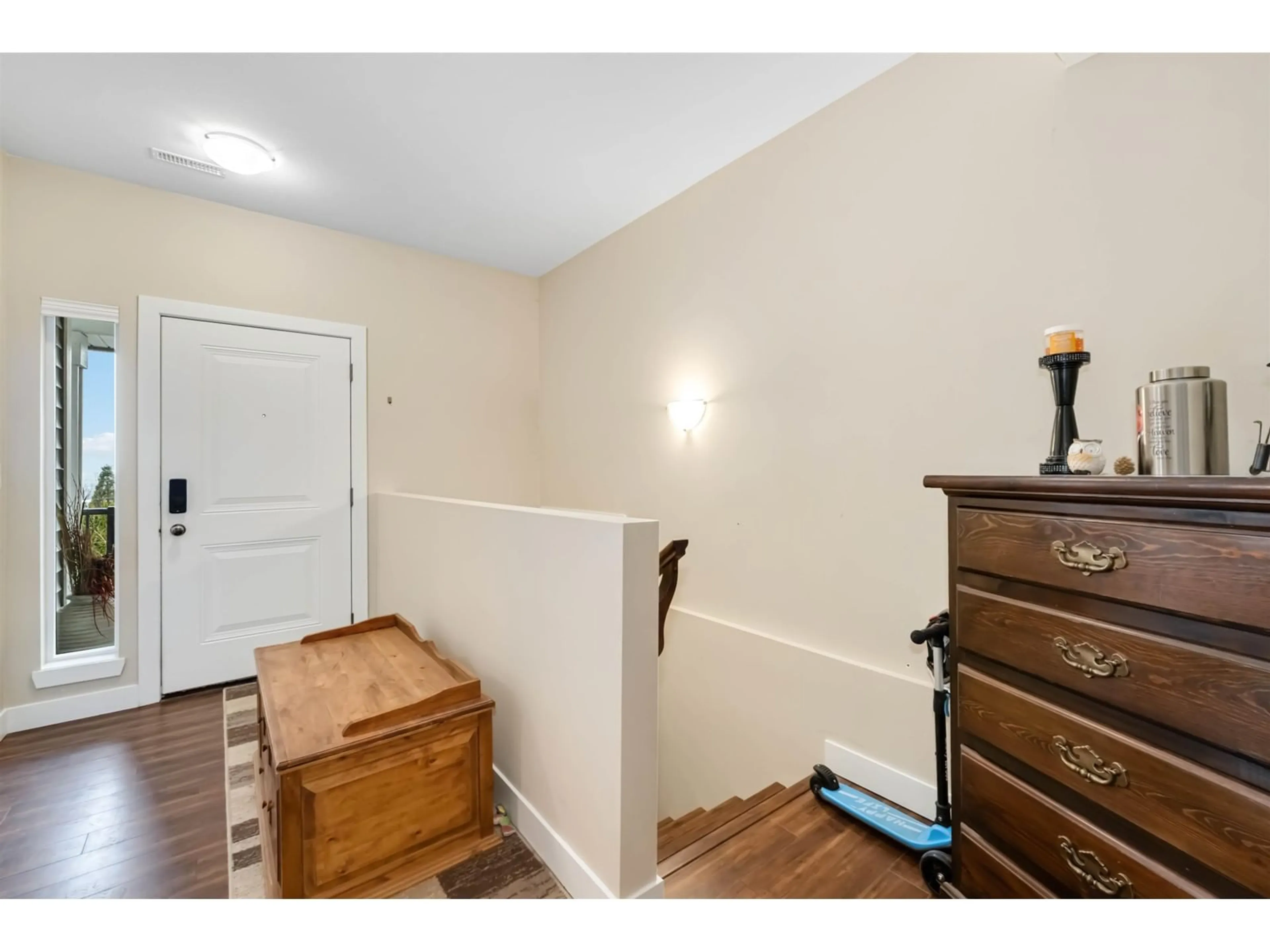 Indoor entryway for 47216 SKYLINE DRIVE, Chilliwack British Columbia V2R0R4