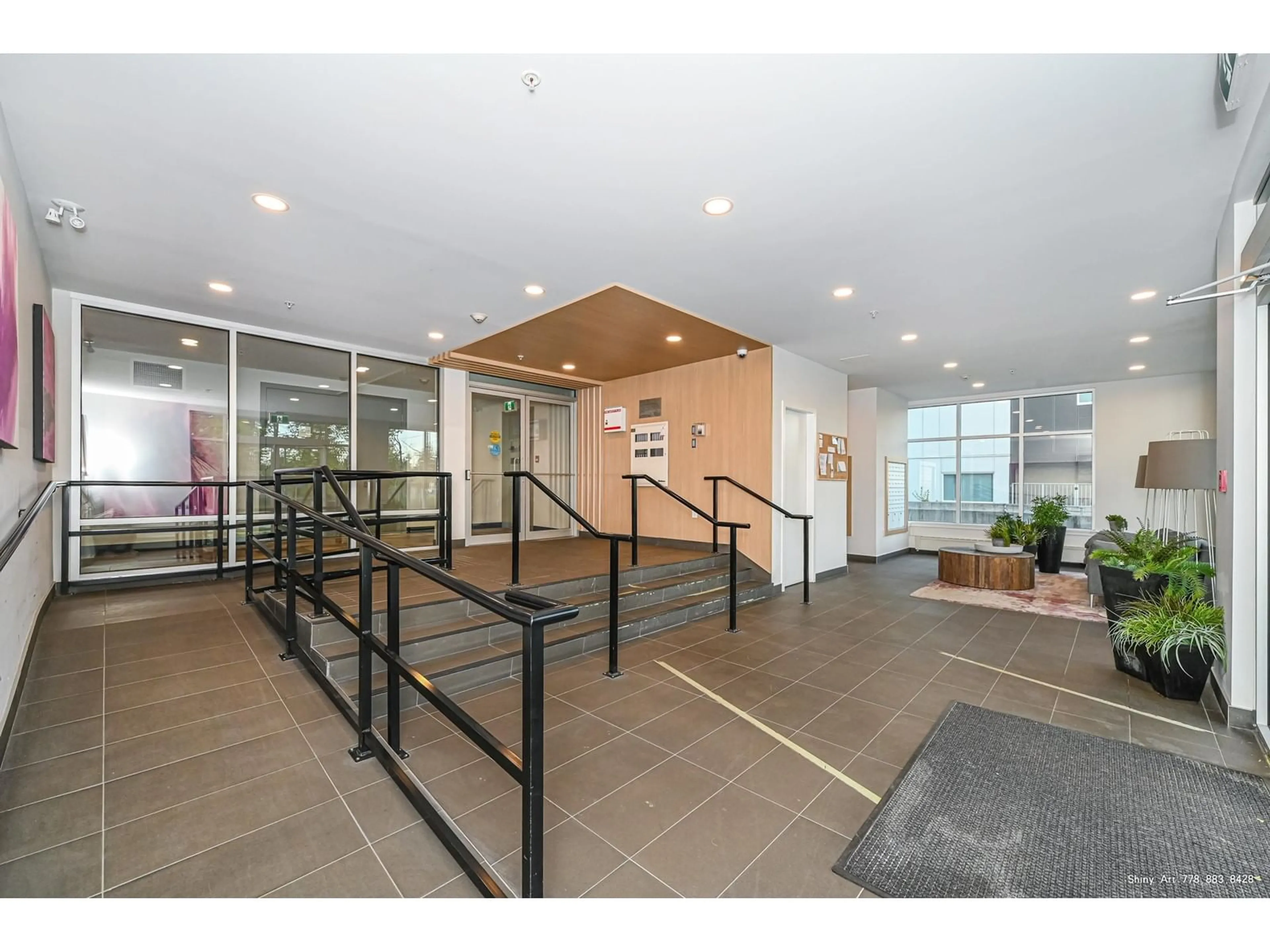 Indoor foyer for 506 - 13963 105, Surrey British Columbia V3T0M9