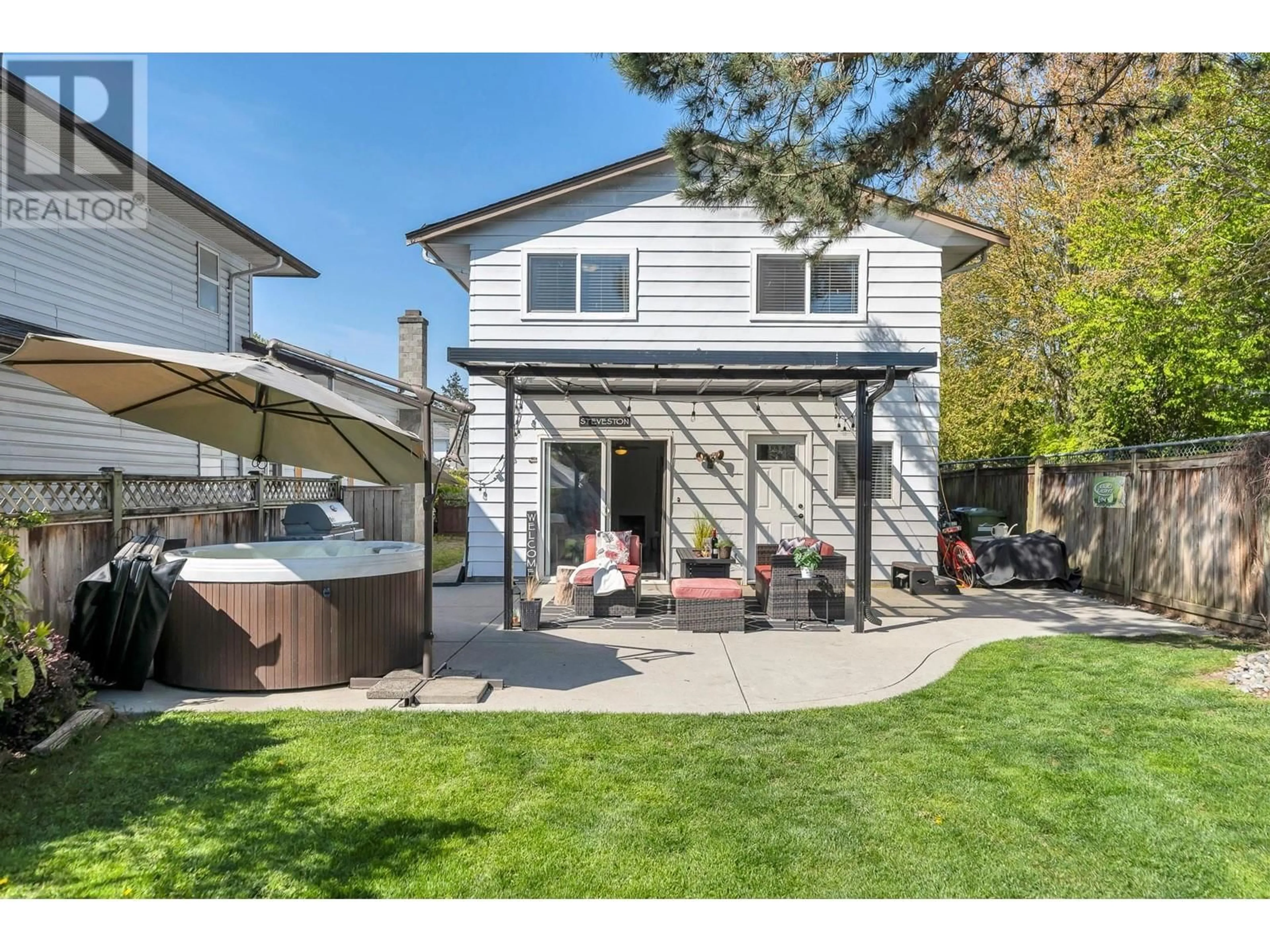 Home with vinyl exterior material, street for 3822 HUNT STREET, Richmond British Columbia V7E2M3