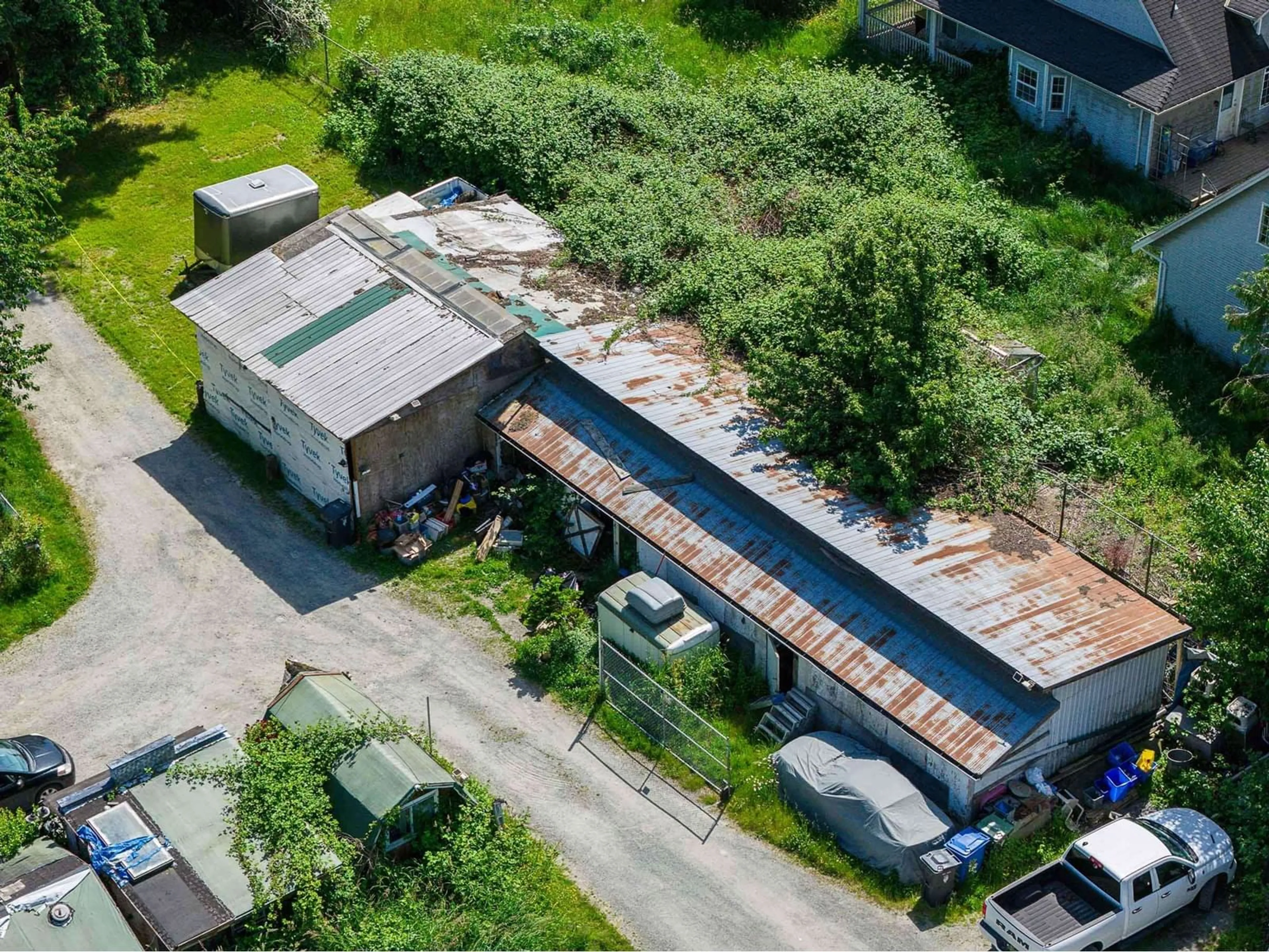 A pic from outside/outdoor area/front of a property/back of a property/a pic from drone, building for 19675 16, Langley British Columbia V2Z1K2