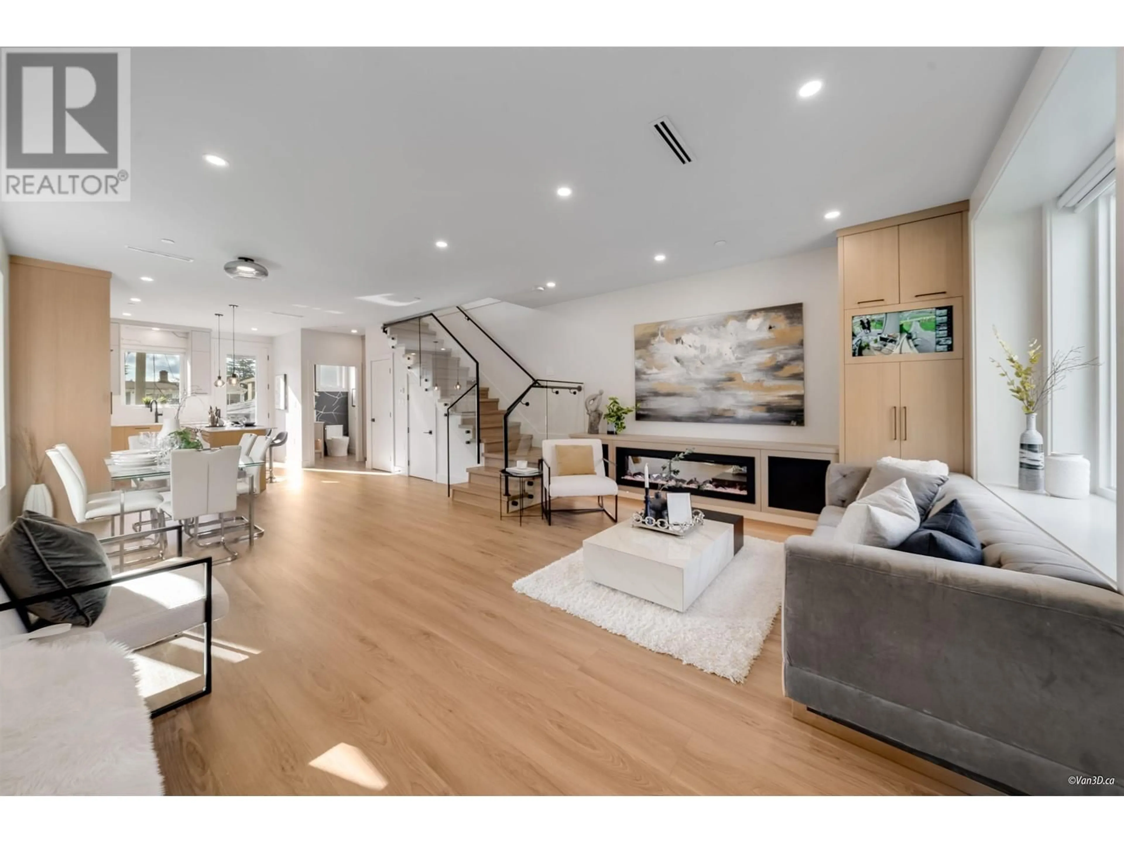 Unknown for 1812 55TH AVENUE, Vancouver British Columbia V5P2A1