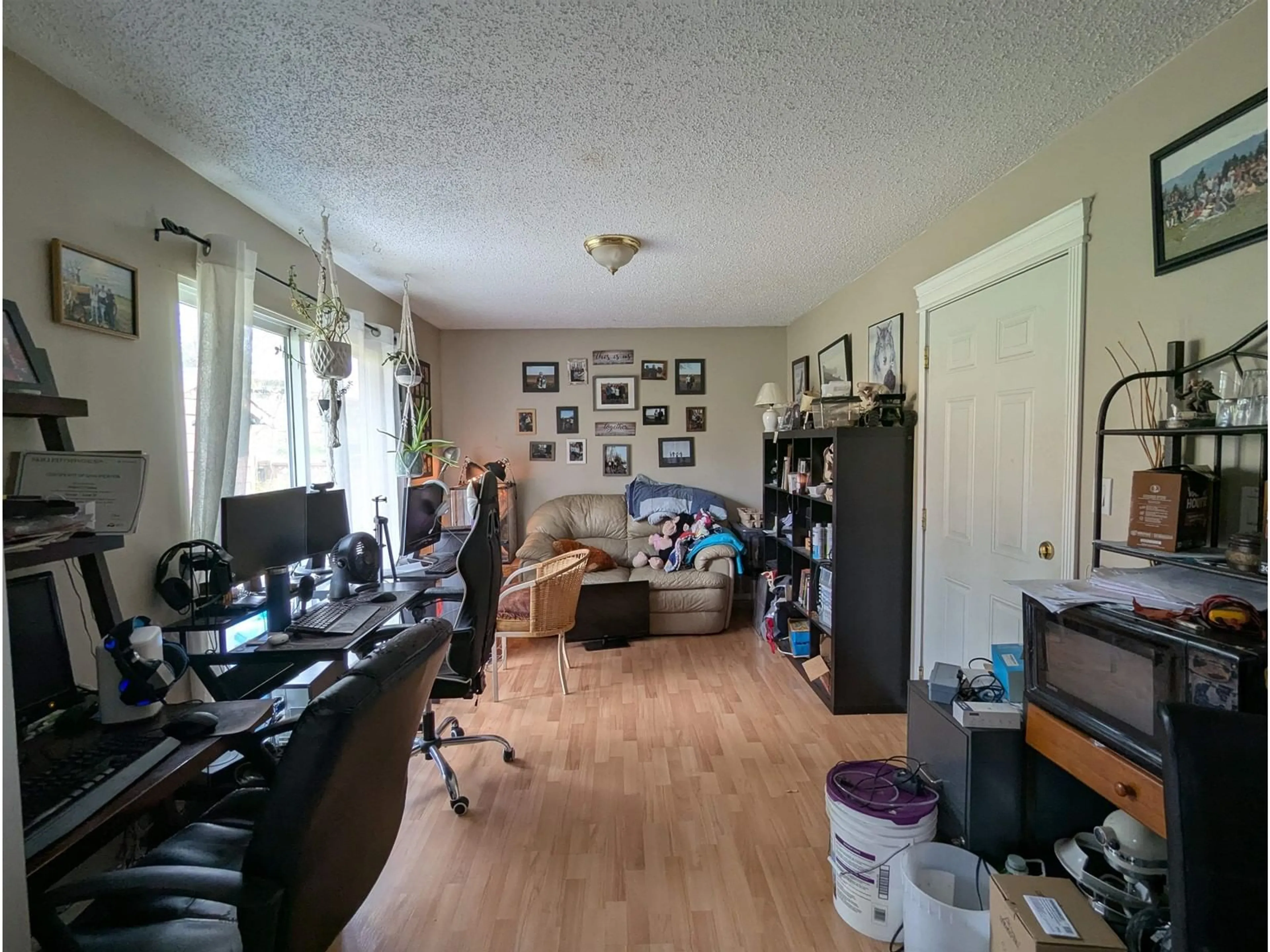 A pic of a room for 7936 EAGLE, Mission British Columbia V2V5G3