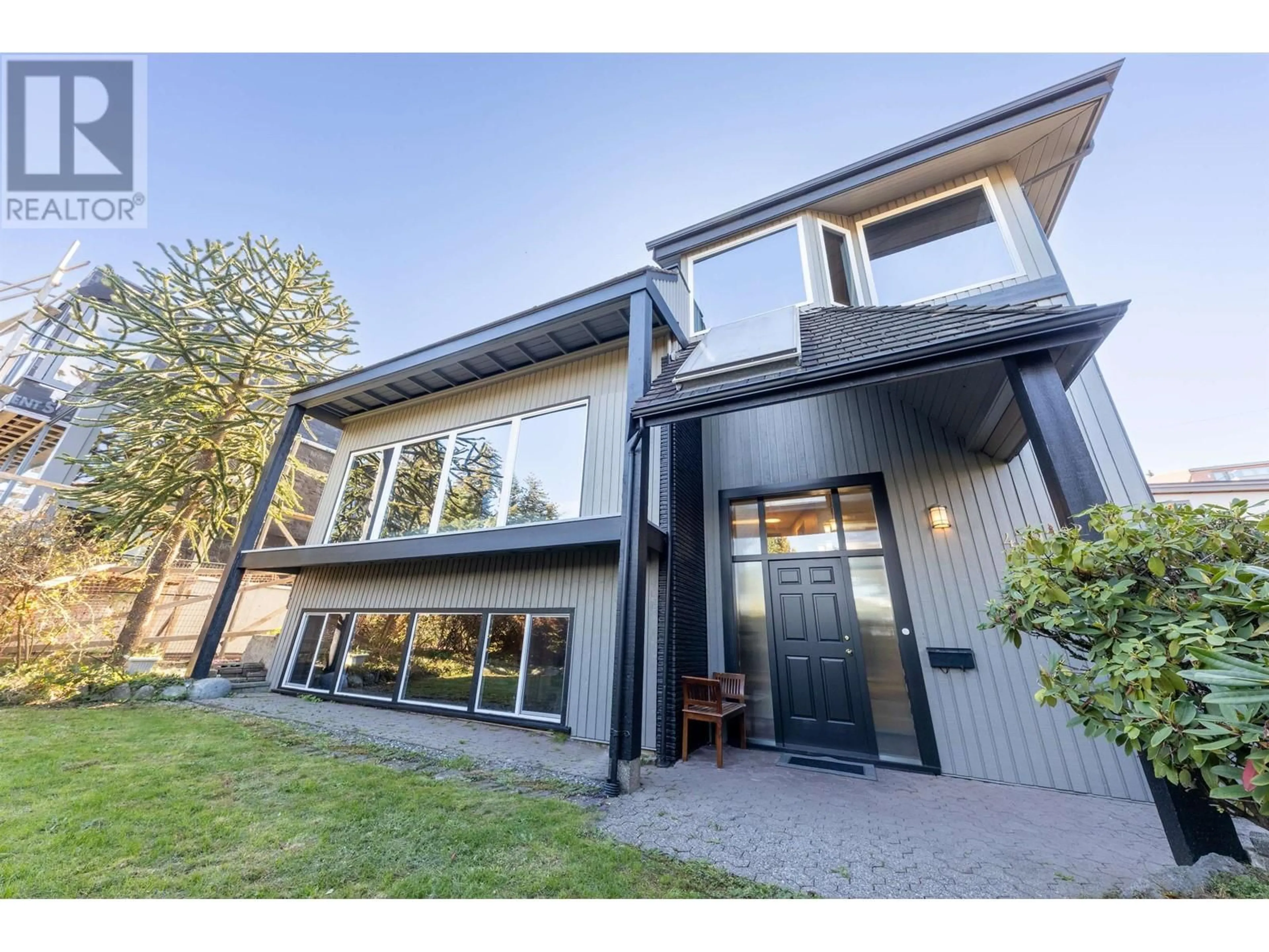 Home with brick exterior material, unknown for 4393 PUGET DRIVE, Vancouver British Columbia V6L2V7