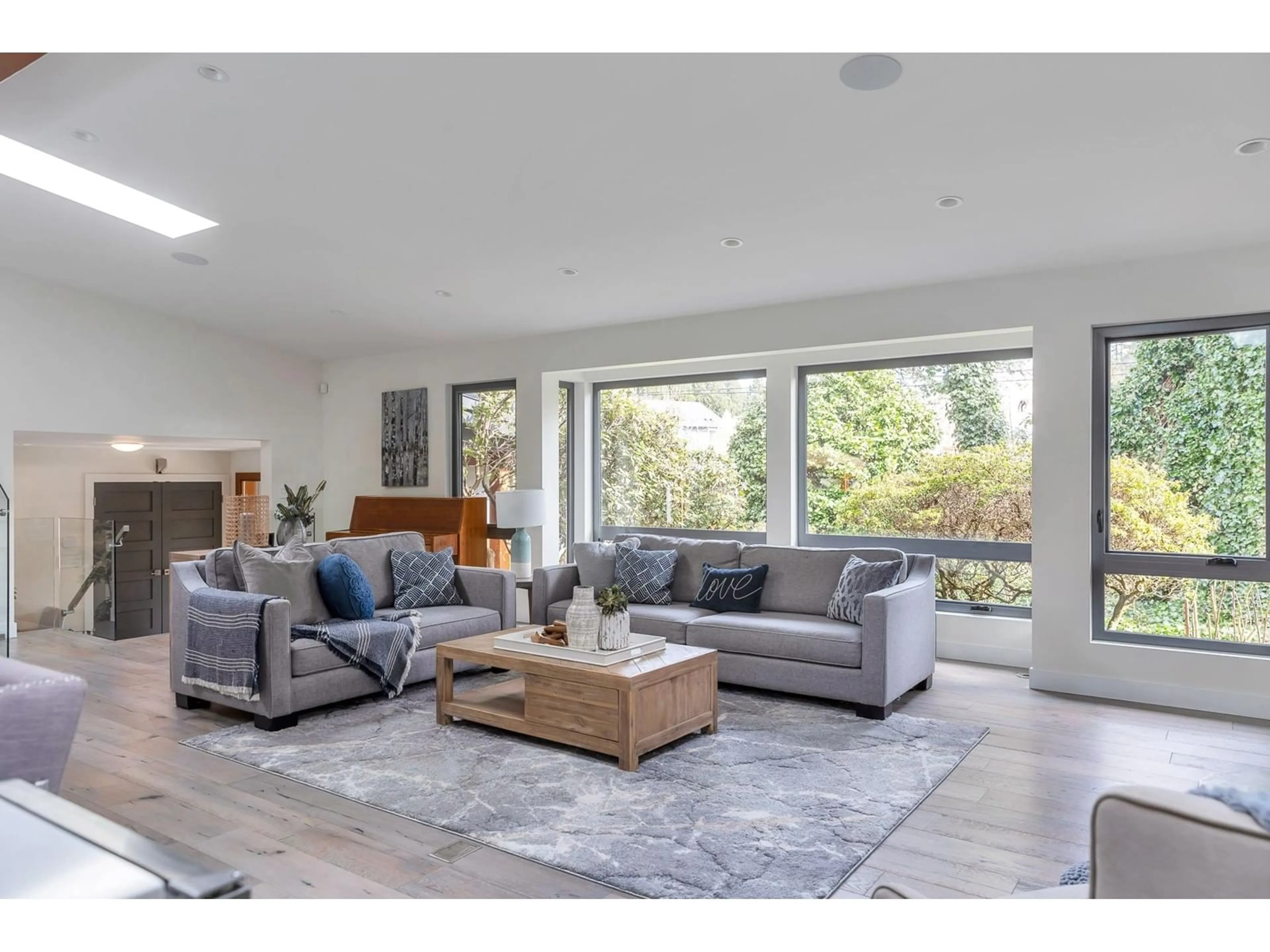 Living room with furniture, unknown for 9023 TRATTLE, Langley British Columbia V1M1A0