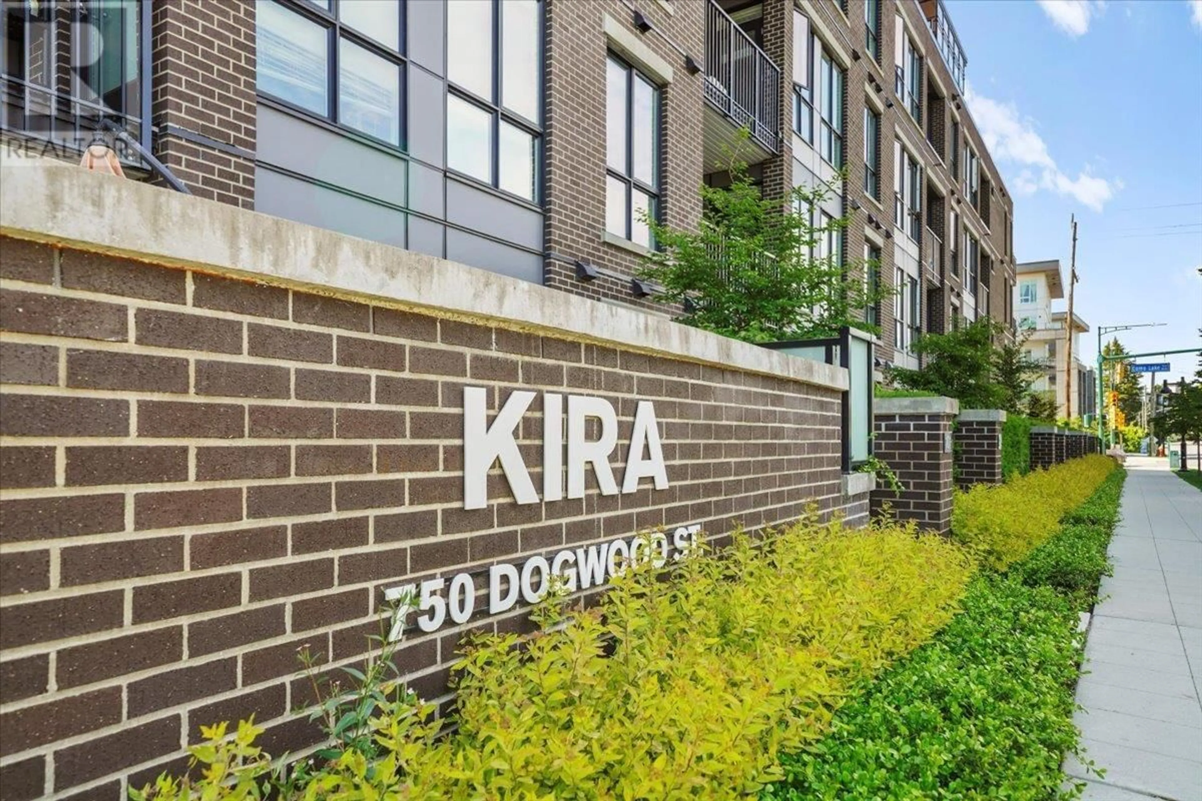 Home with brick exterior material, street for 501 - 750 DOGWOOD STREET, Coquitlam British Columbia V3J4B7