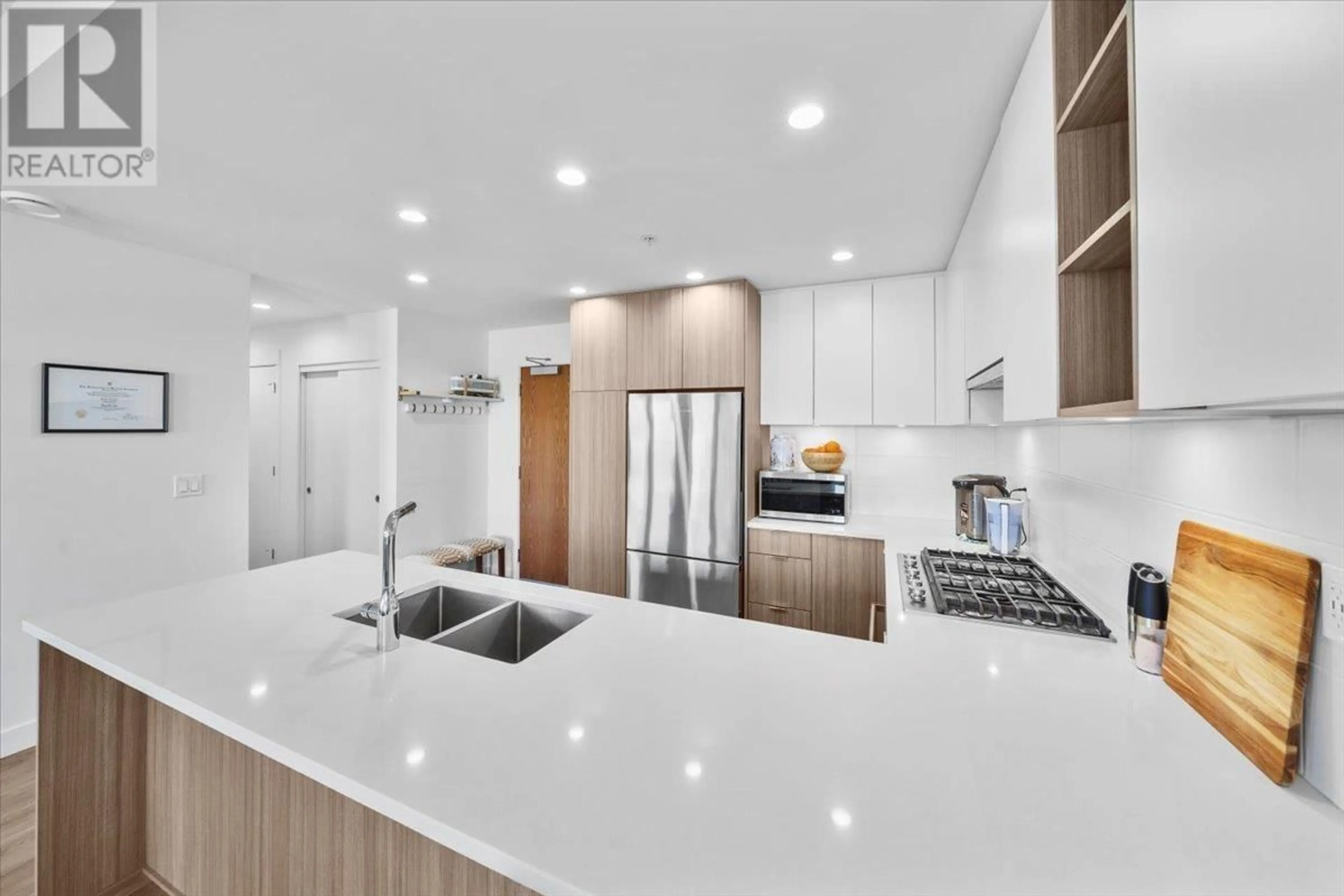 Contemporary kitchen, ceramic/tile floor for 501 - 750 DOGWOOD STREET, Coquitlam British Columbia V3J4B7