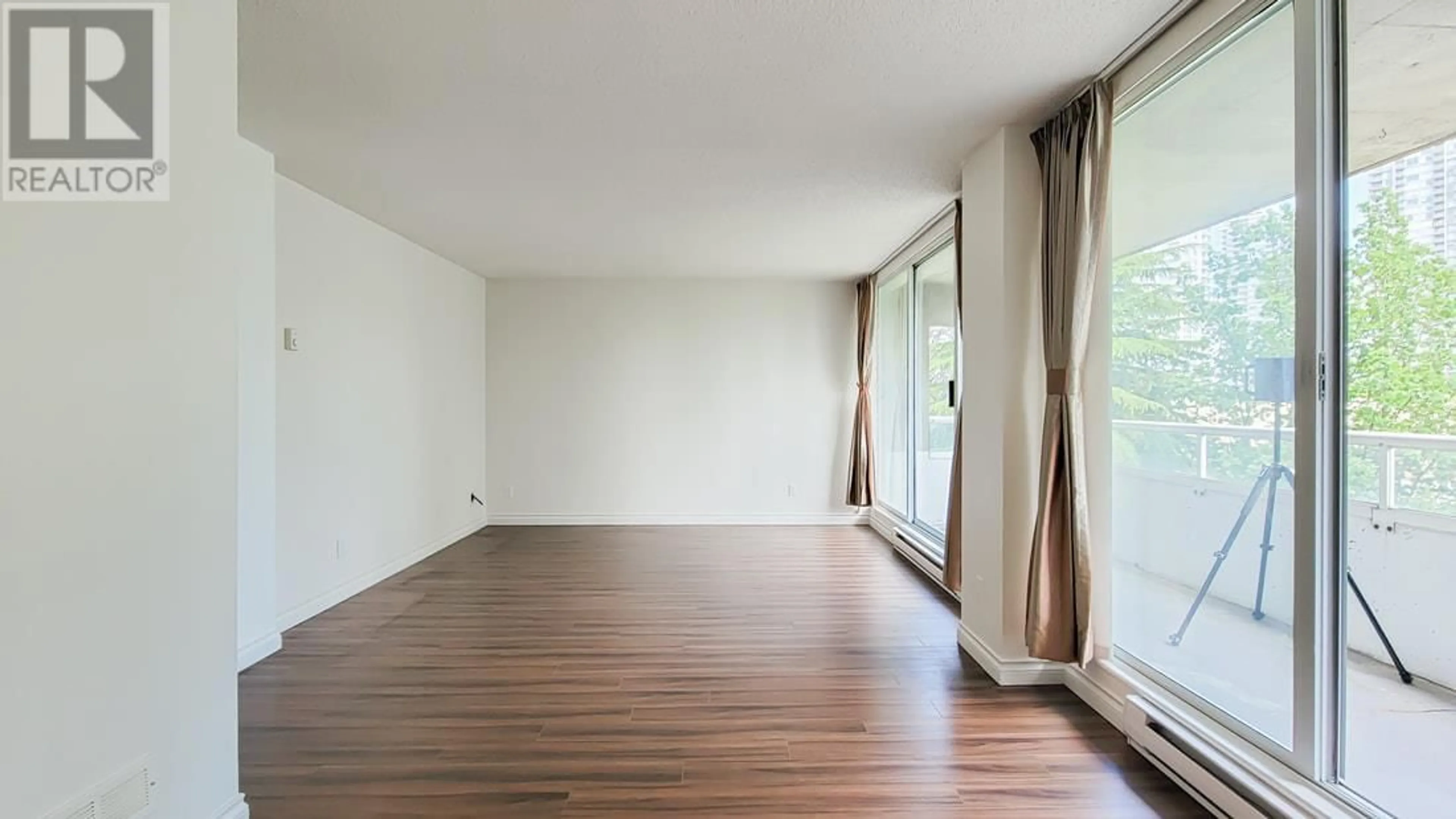 A pic of a room for 605 - 6595 BONSOR AVENUE, Burnaby British Columbia V5H4G5