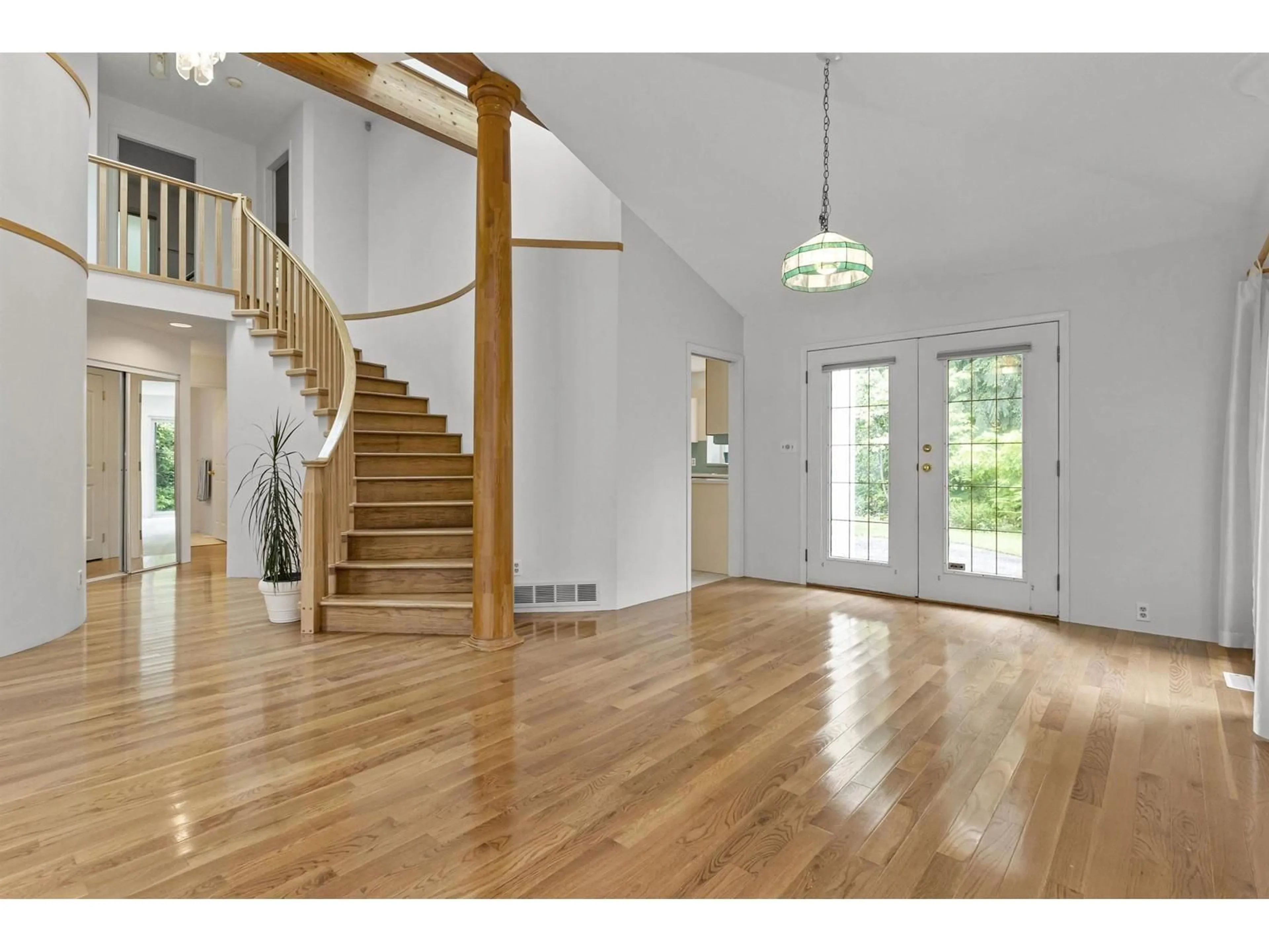Indoor foyer for 65712 BIRCHTREES DRIVE, Hope British Columbia V0X1L1