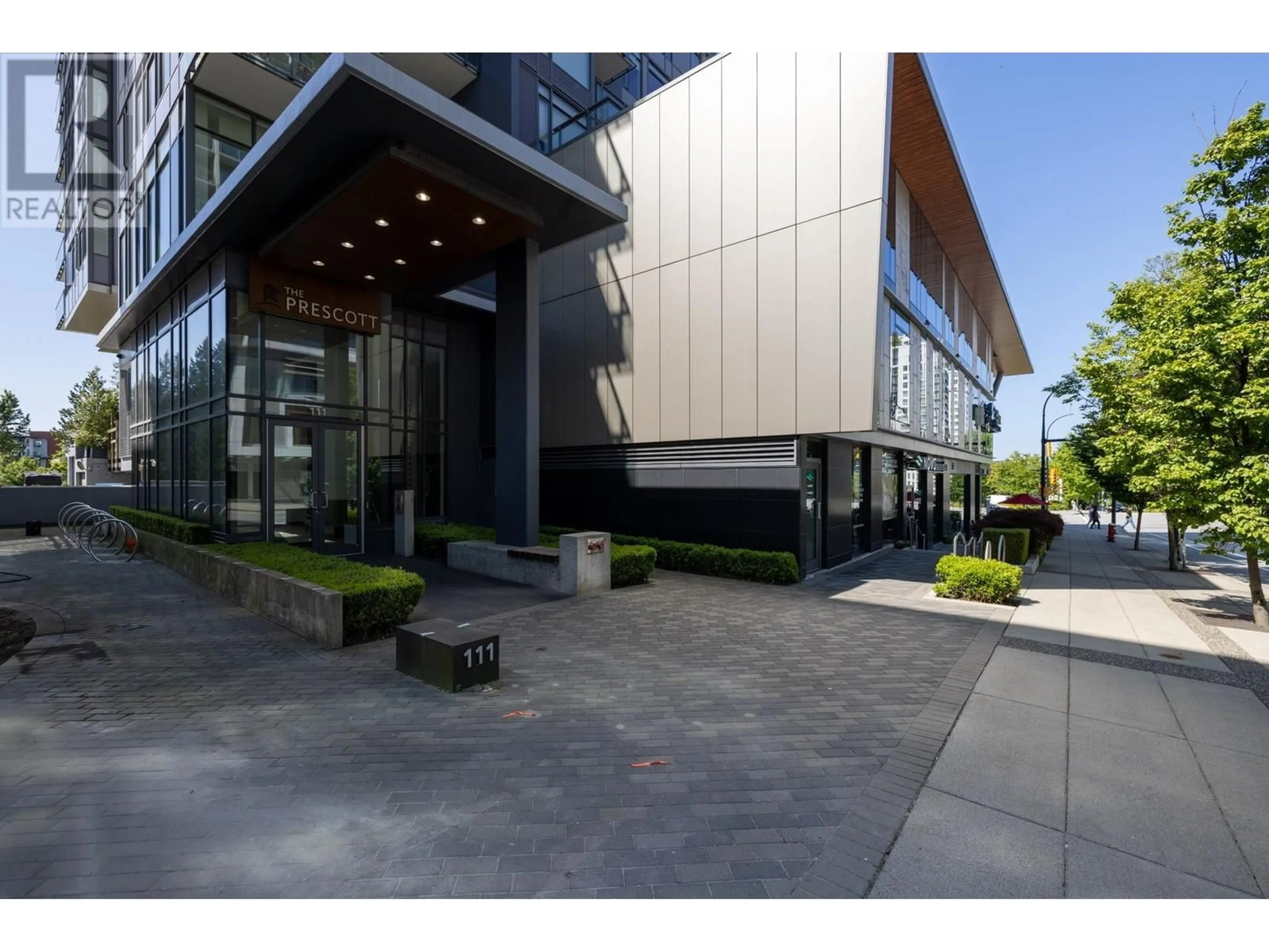 Indoor foyer for 1104 - 111 13TH STREET, North Vancouver British Columbia V7L0C7