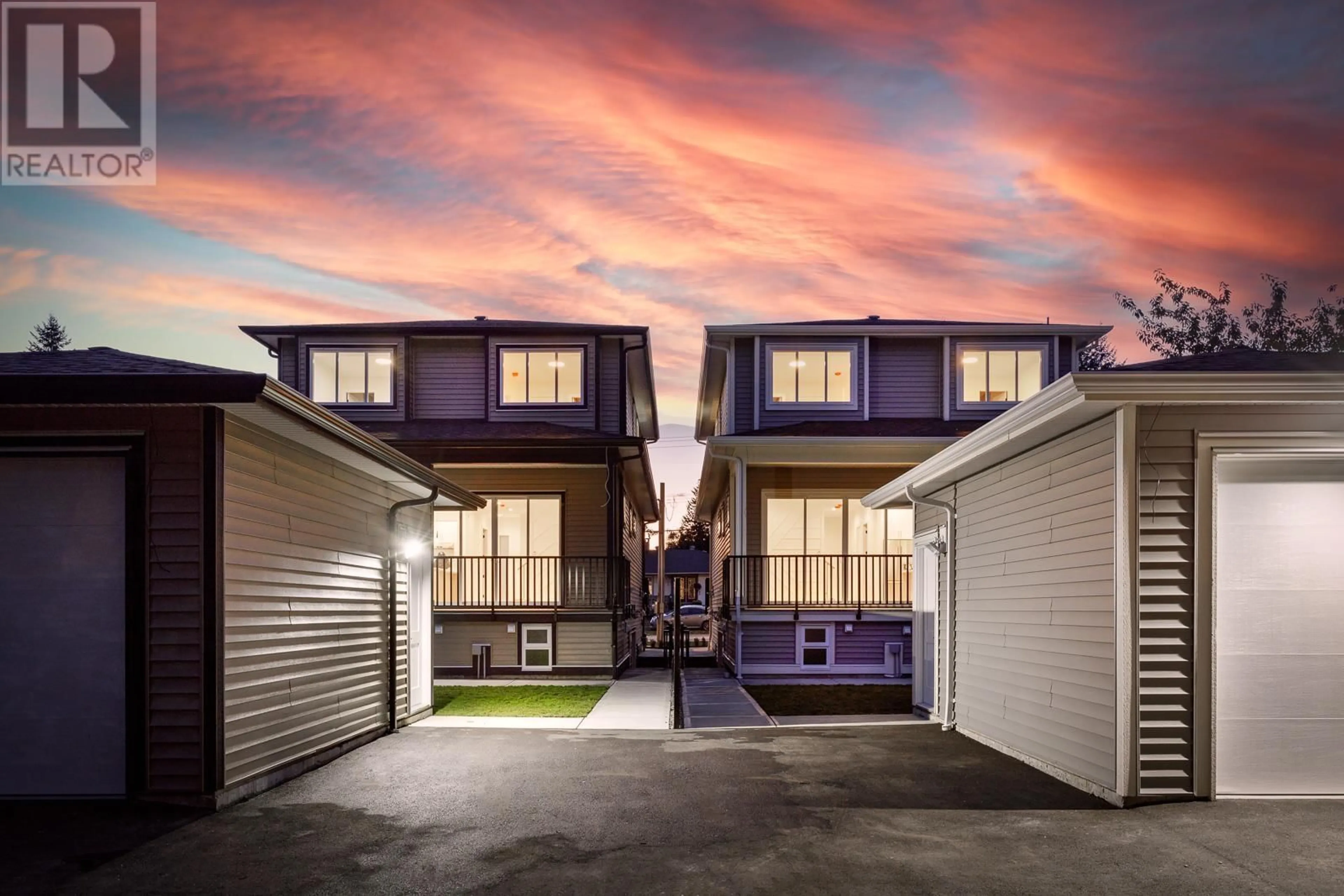 A pic from outside/outdoor area/front of a property/back of a property/a pic from drone, street for 3548 OXFORD STREET, Port Coquitlam British Columbia V3B4E4