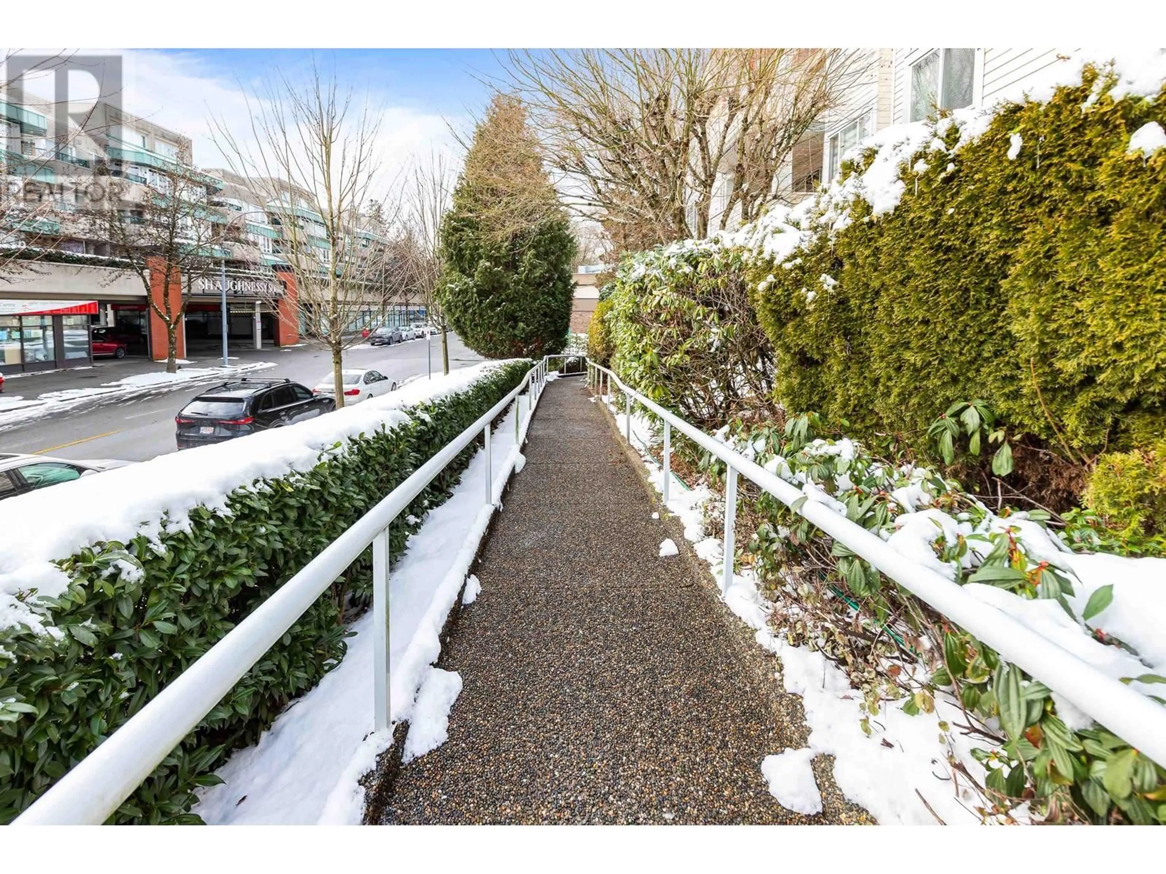 Patio, street for 205 - 2083 COQUITLAM AVENUE, Port Coquitlam British Columbia V3B1J4
