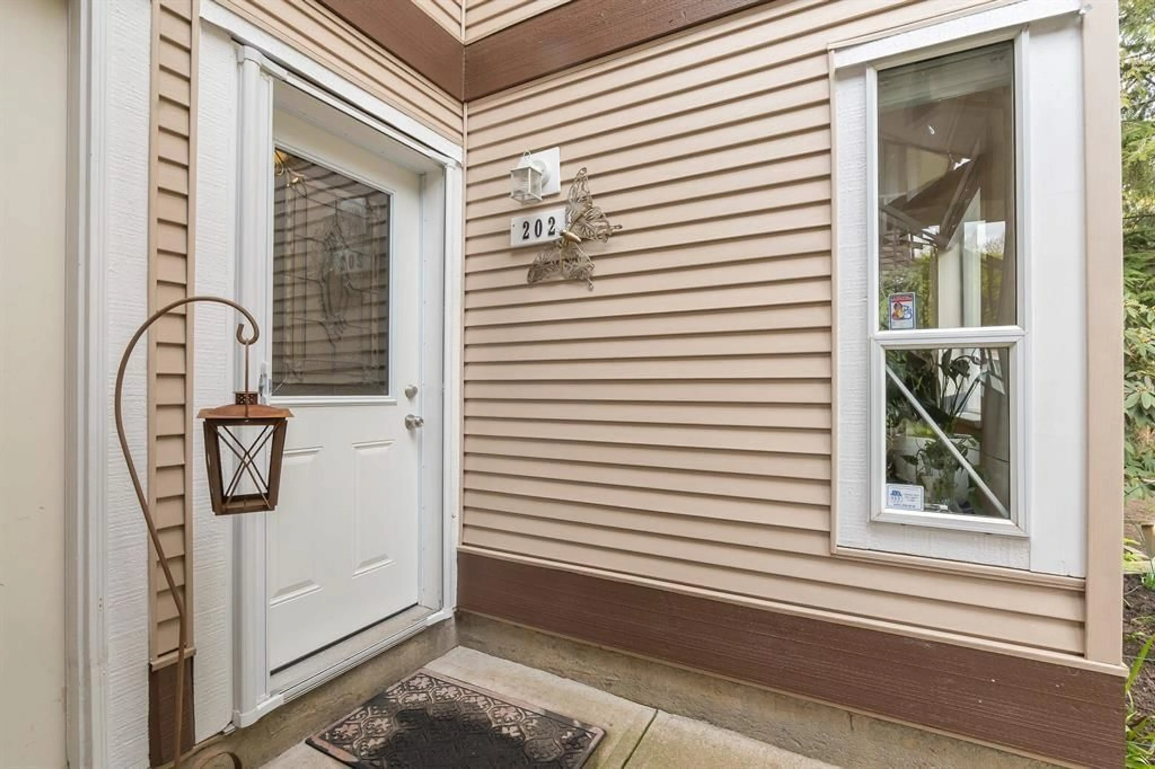 Indoor entryway for 202 - 1750 MCKENZIE, Abbotsford British Columbia V2S3Z3