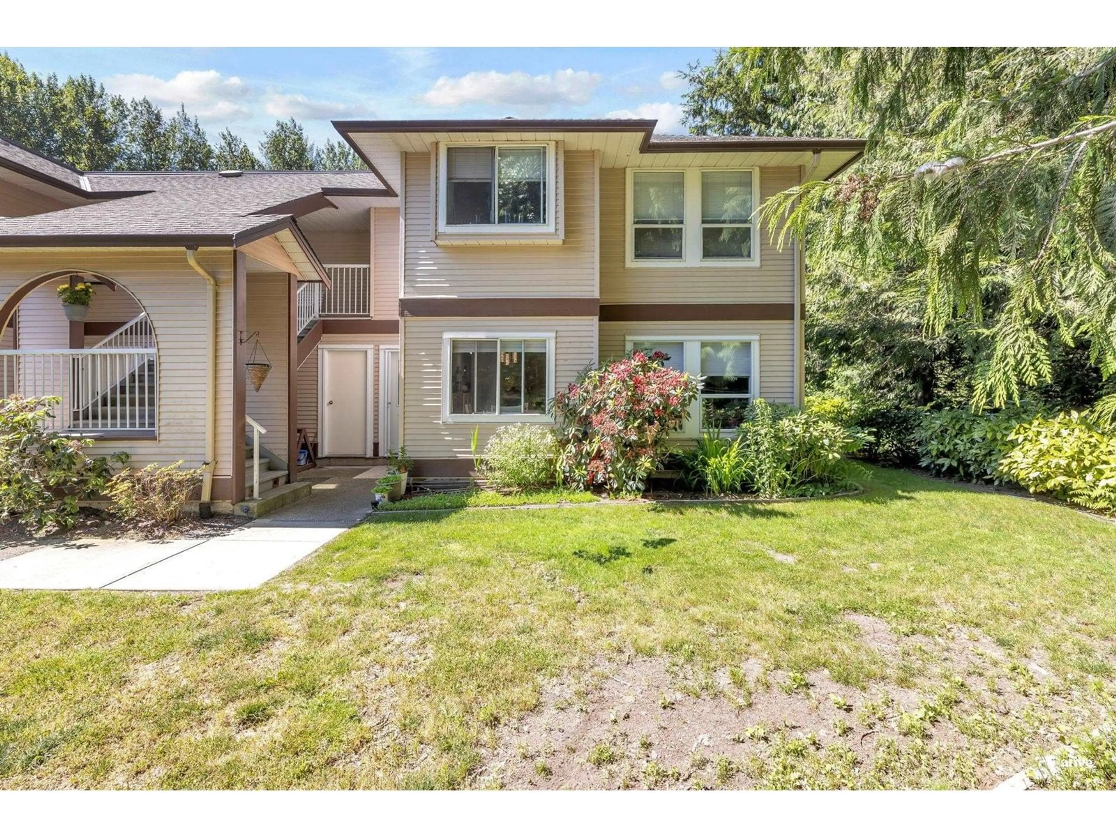 Home with vinyl exterior material, street for 202 - 1750 MCKENZIE, Abbotsford British Columbia V2S3Z3