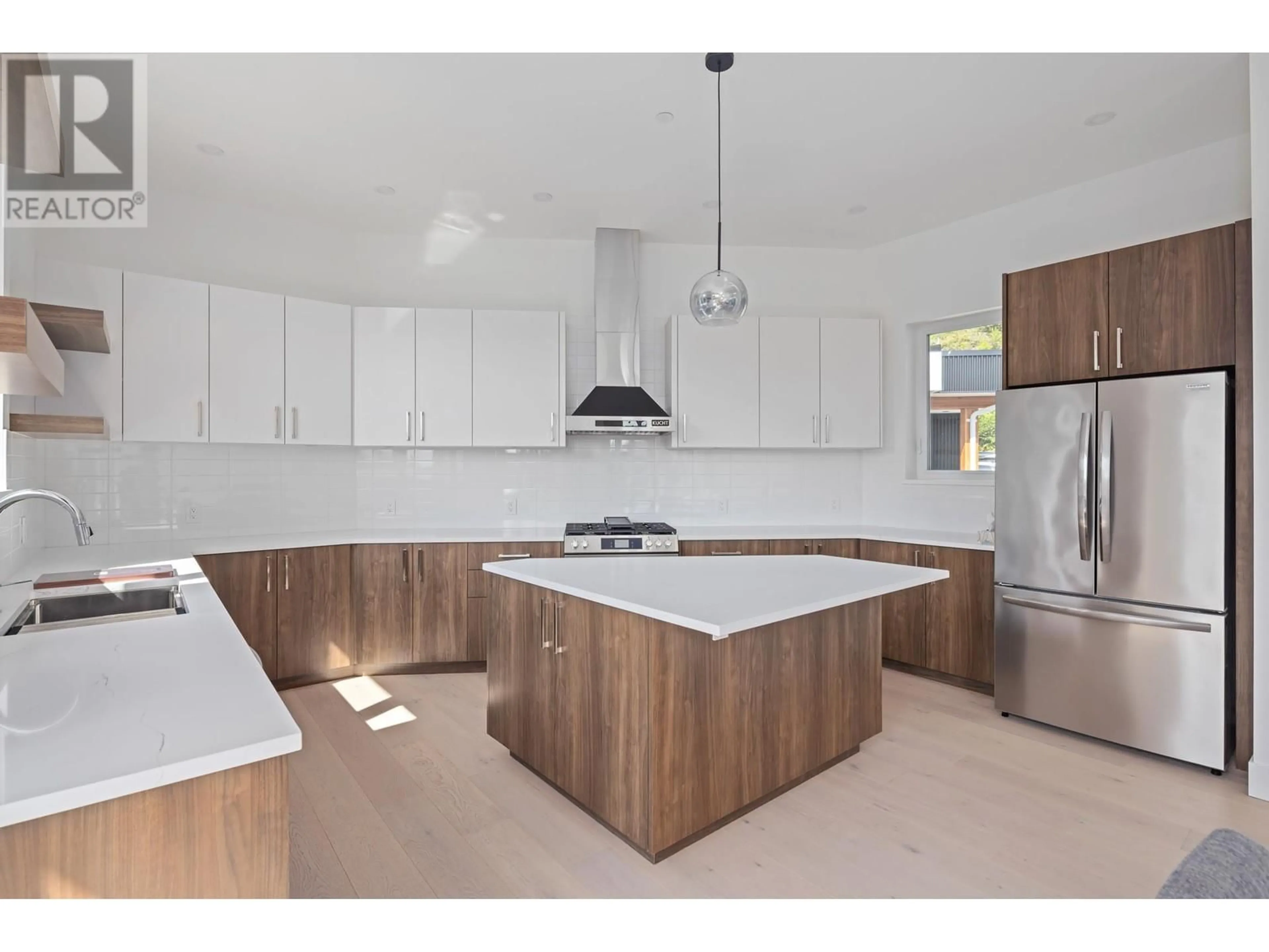 Open concept kitchen, unknown for 37 - 3385 MAMQUAM ROAD, Squamish British Columbia V8B0E3