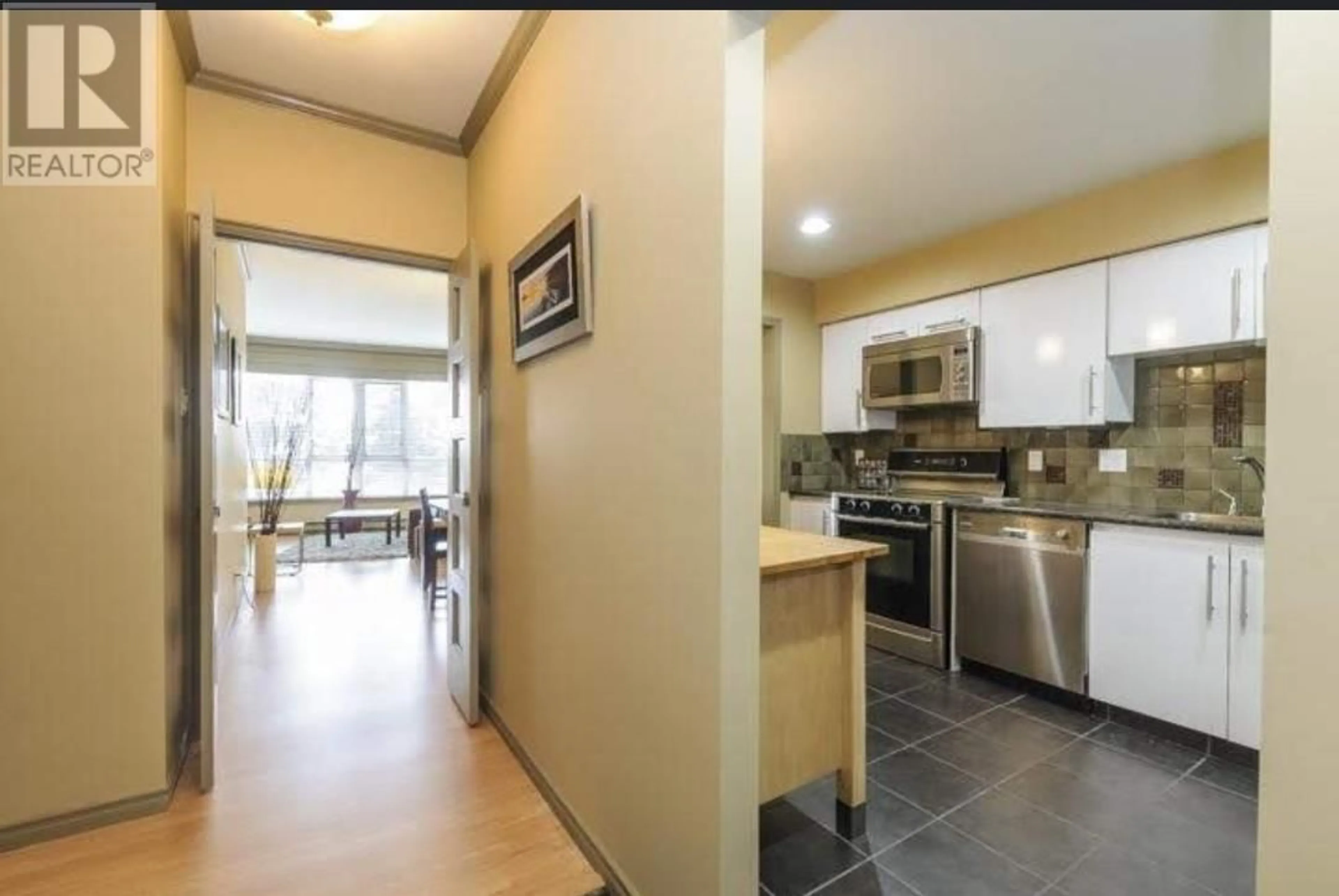 Open concept kitchen, ceramic/tile floor for 402 - 6888 STATION HILL DRIVE, Burnaby British Columbia V3N4X5