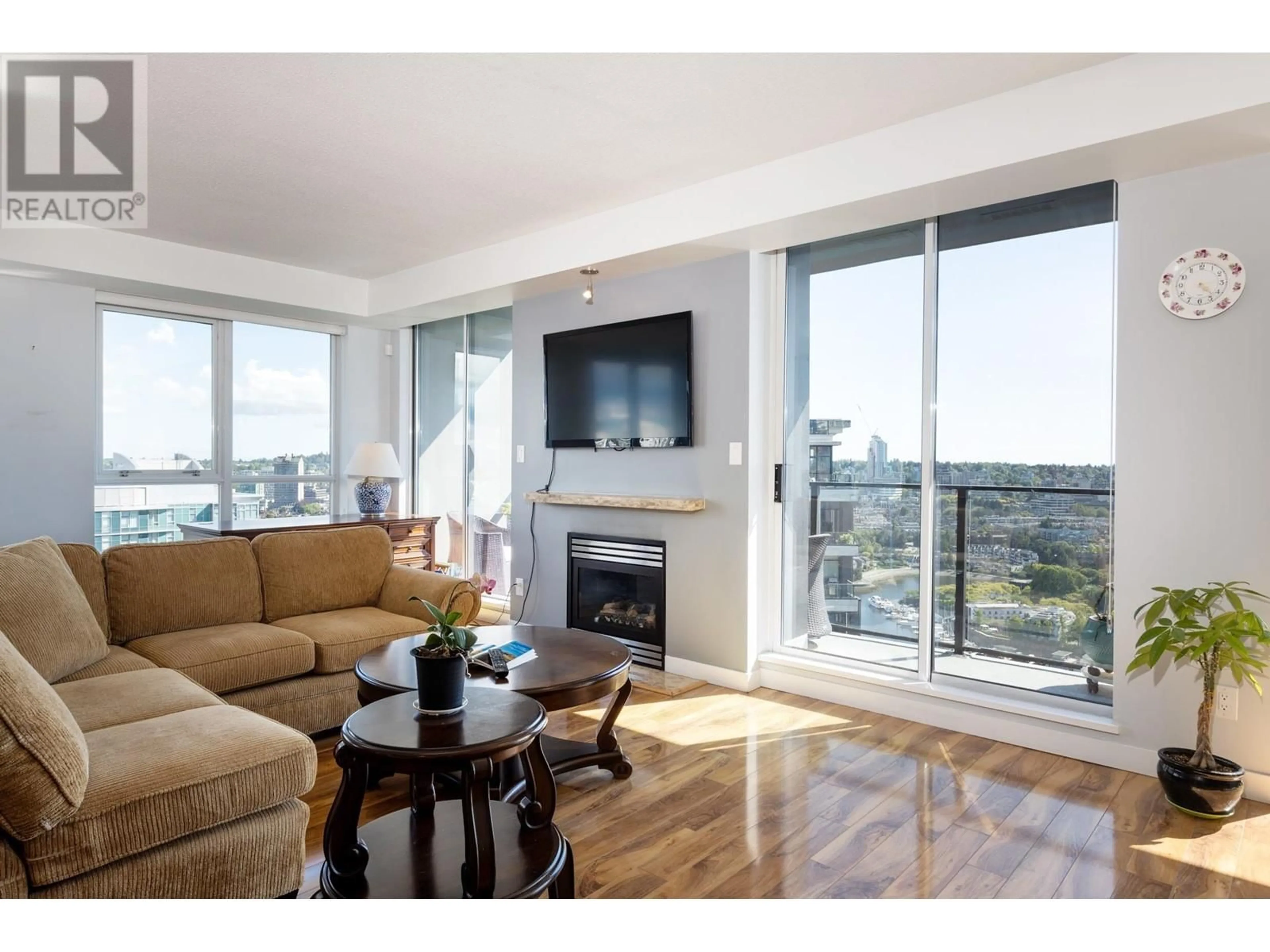 Living room with furniture, wood/laminate floor for 3601 - 1438 RICHARDS STREET, Vancouver British Columbia V6Z3B8
