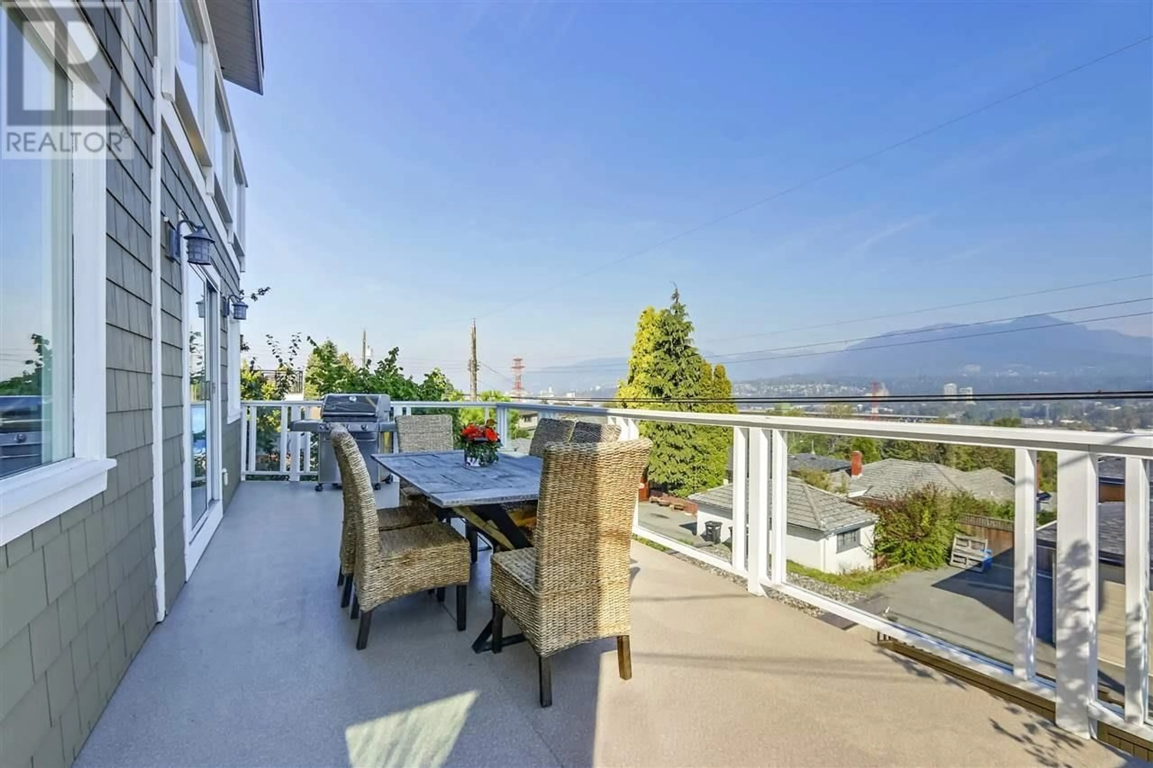 Patio, mountain view for 3881 YALE STREET, Burnaby British Columbia V5C1P5