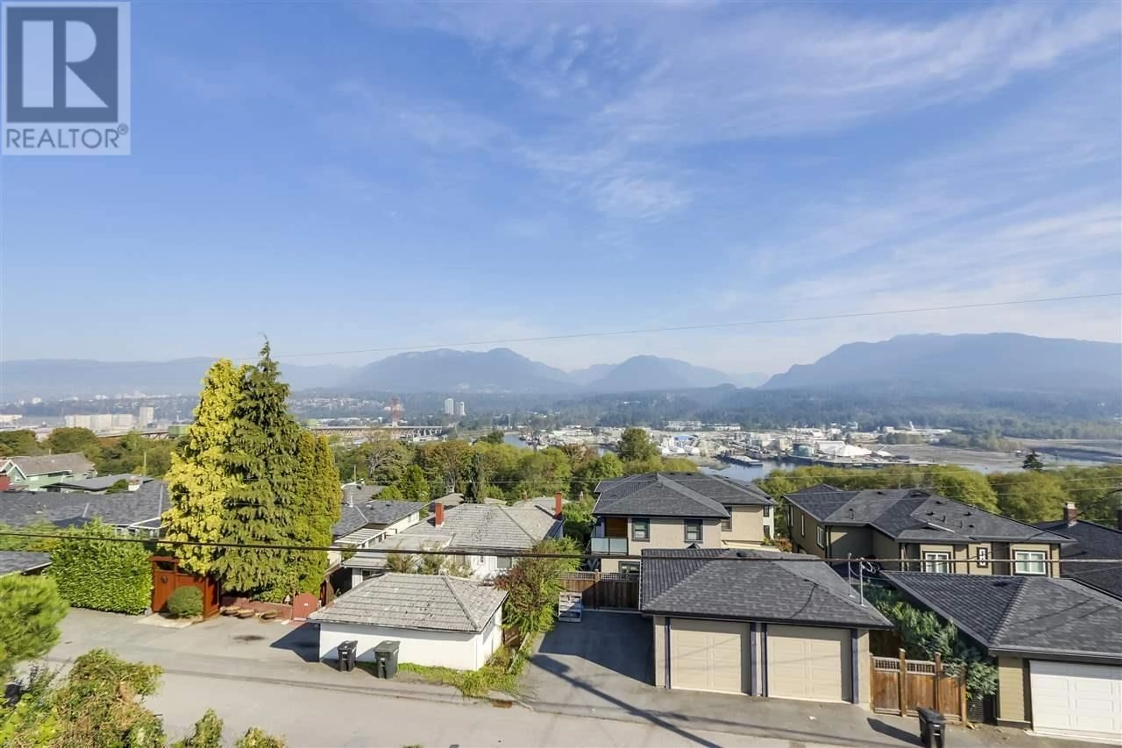 A pic from outside/outdoor area/front of a property/back of a property/a pic from drone, mountain view for 3881 YALE STREET, Burnaby British Columbia V5C1P5