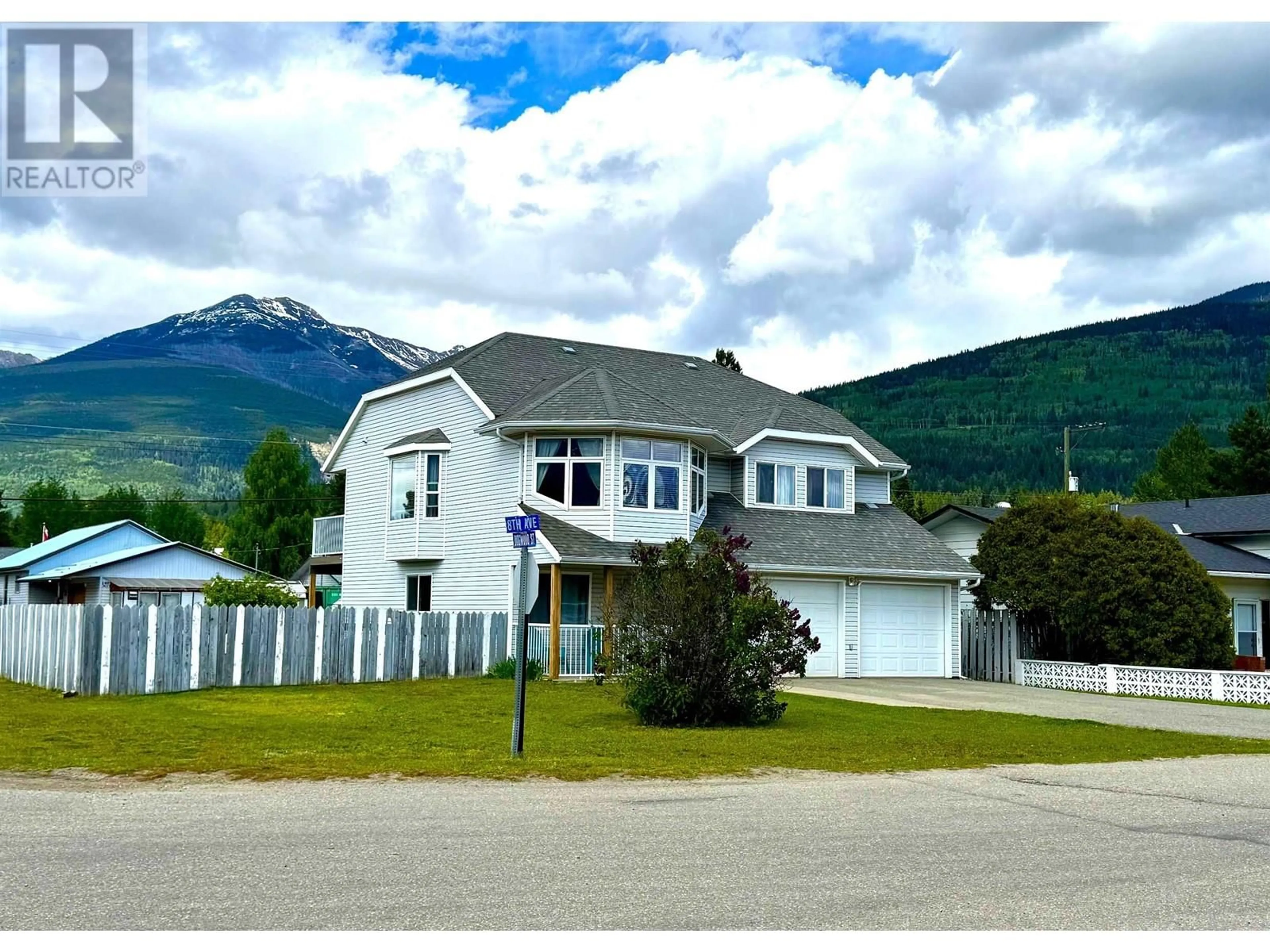 A pic from outside/outdoor area/front of a property/back of a property/a pic from drone, mountain view for 1290 8TH AVENUE, Valemount British Columbia V0E2Z0