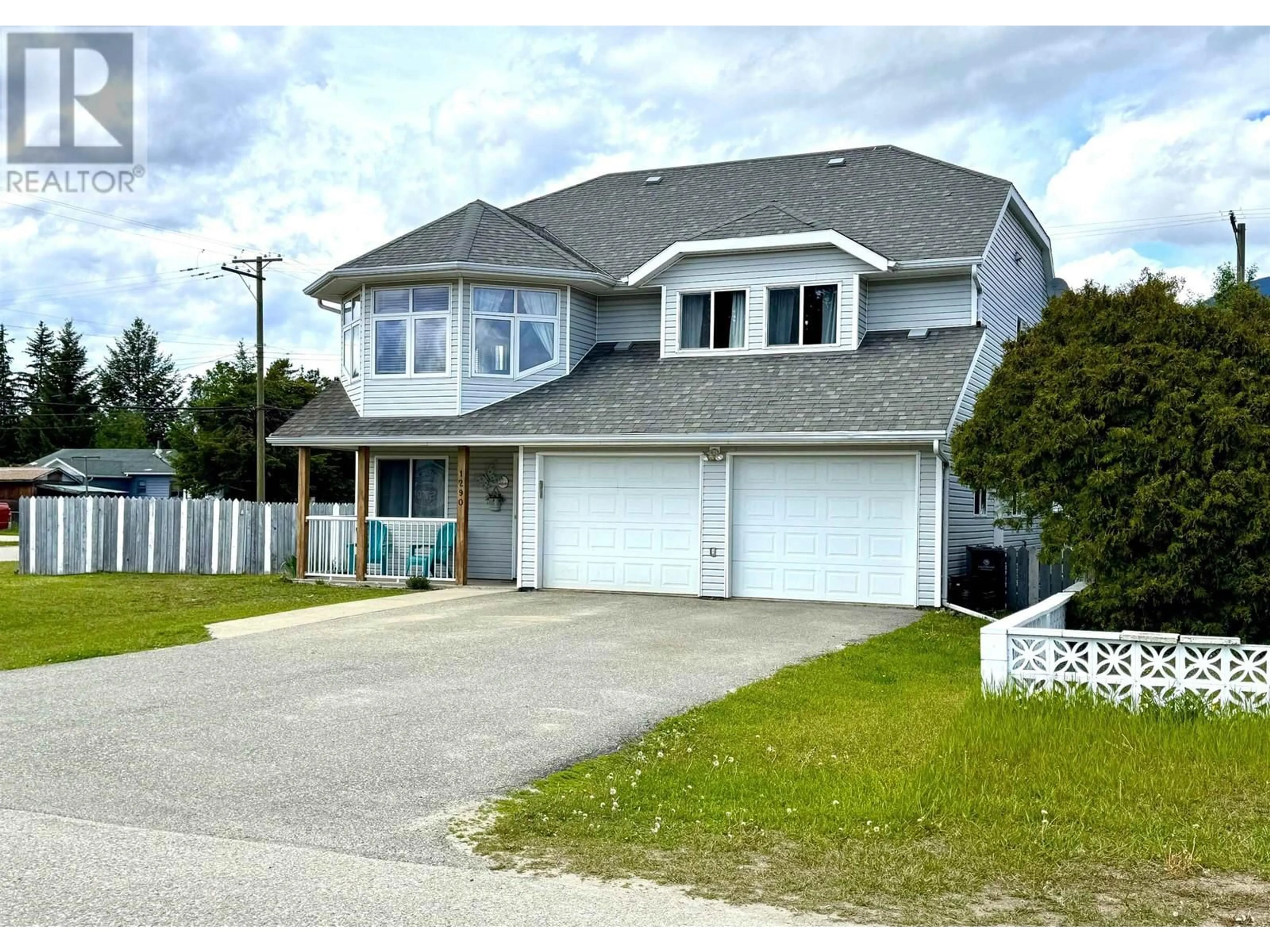Home with vinyl exterior material, street for 1290 8TH AVENUE, Valemount British Columbia V0E2Z0