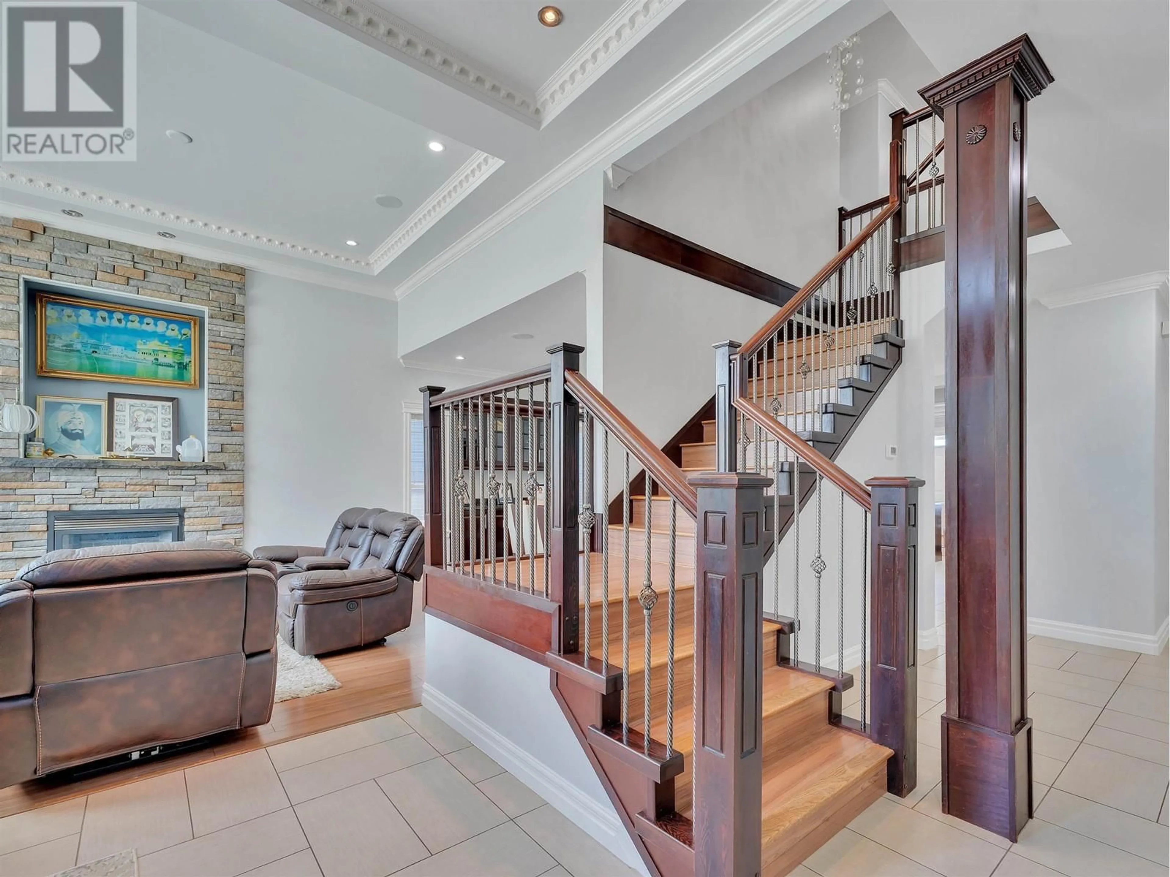 Indoor foyer for 1809 MAMQUAM ROAD, Squamish British Columbia V0N1T0