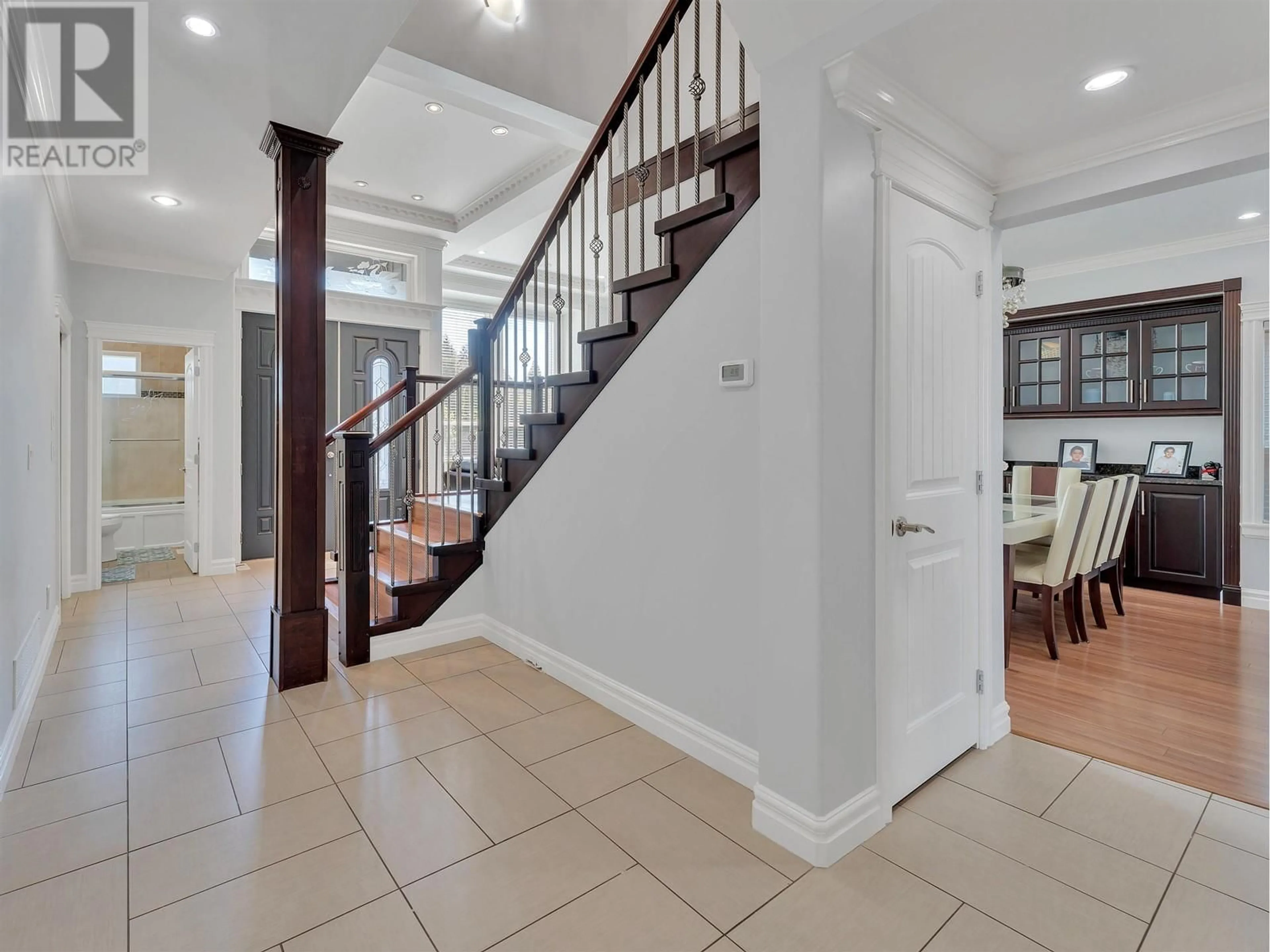 Indoor foyer for 1809 MAMQUAM ROAD, Squamish British Columbia V0N1T0