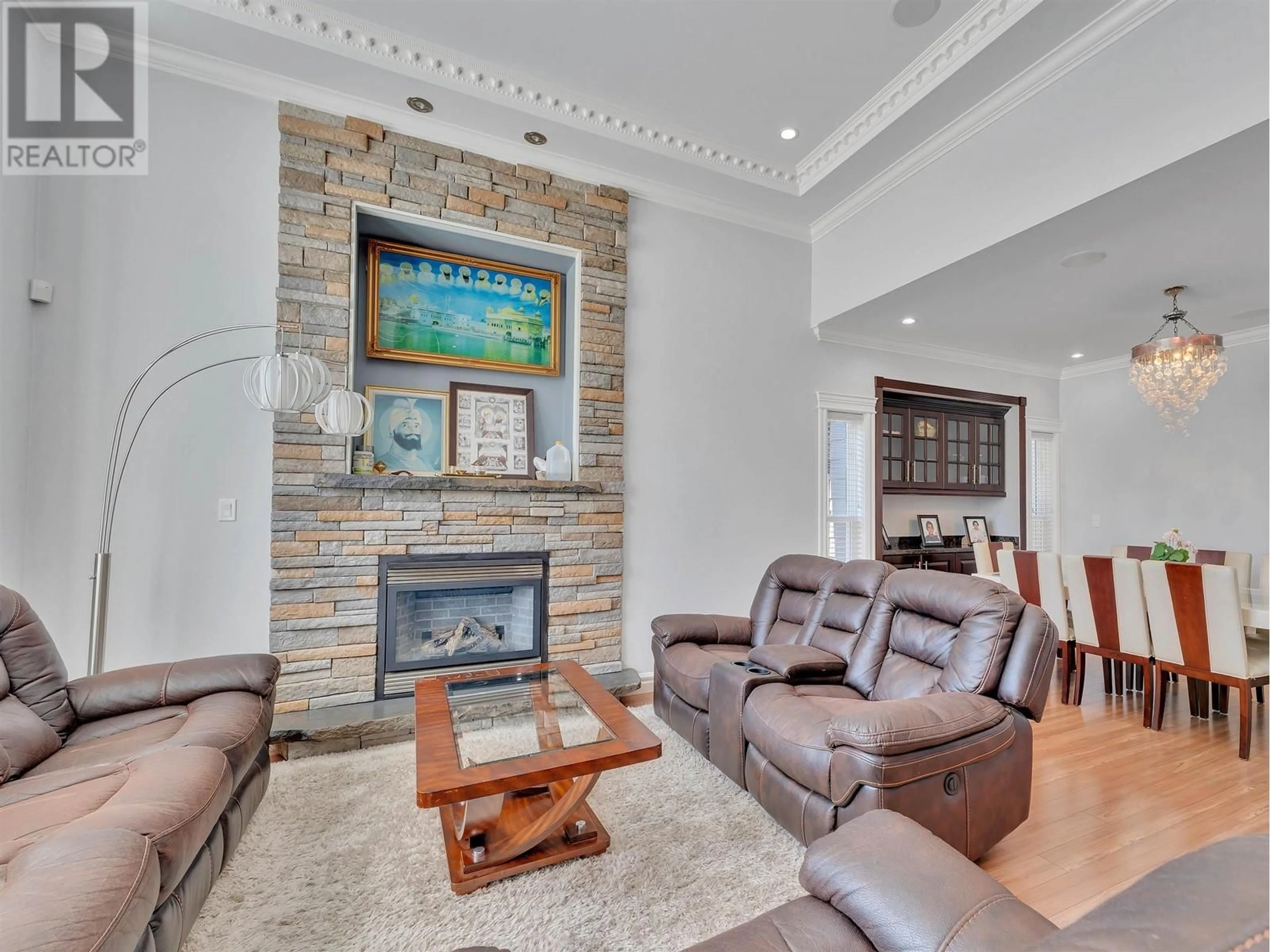Living room with furniture, ceramic/tile floor for 1809 MAMQUAM ROAD, Squamish British Columbia V0N1T0