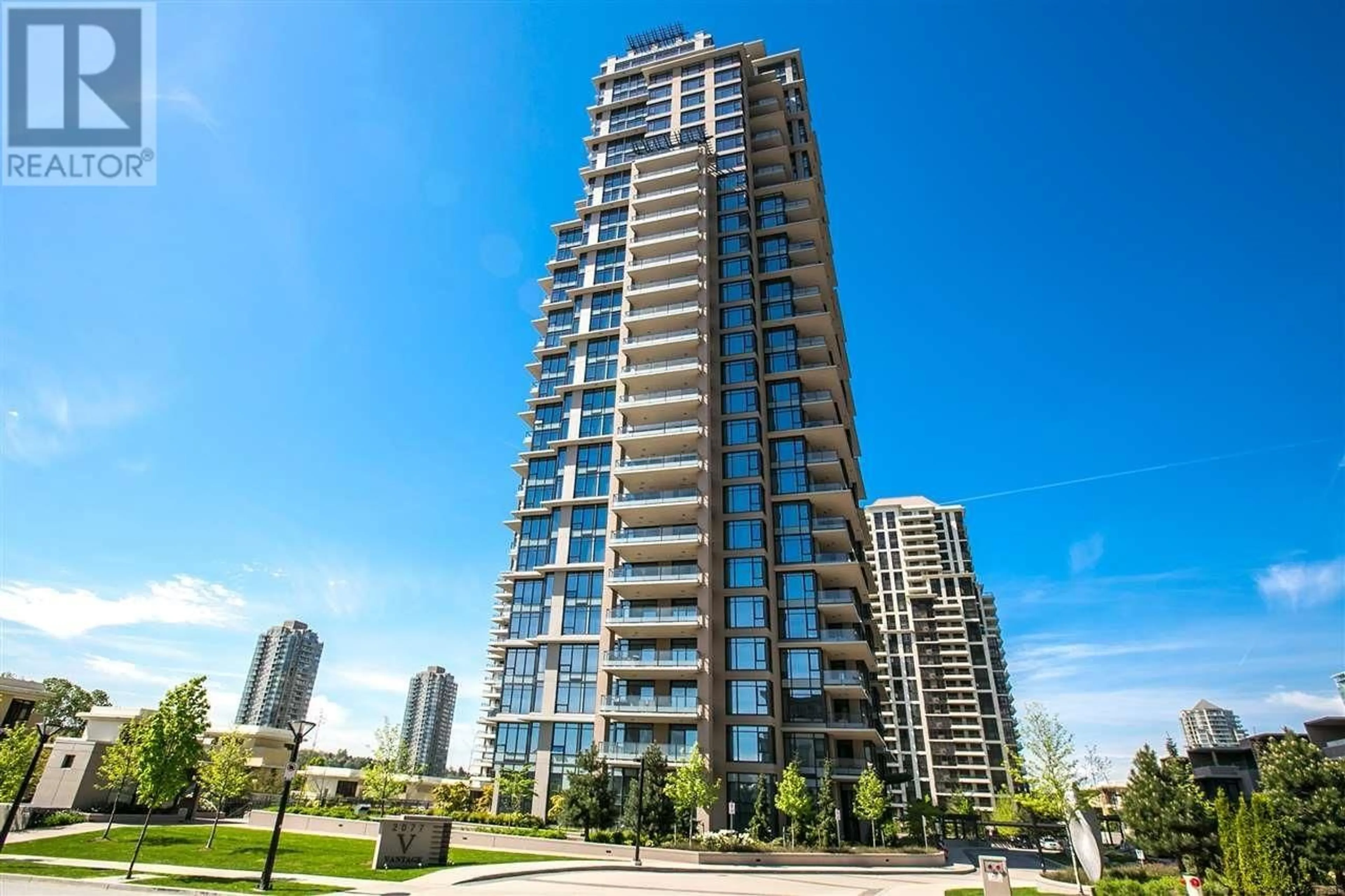 A pic from outside/outdoor area/front of a property/back of a property/a pic from drone, unknown for 2302 - 2077 ROSSER AVENUE, Burnaby British Columbia V5C0G6