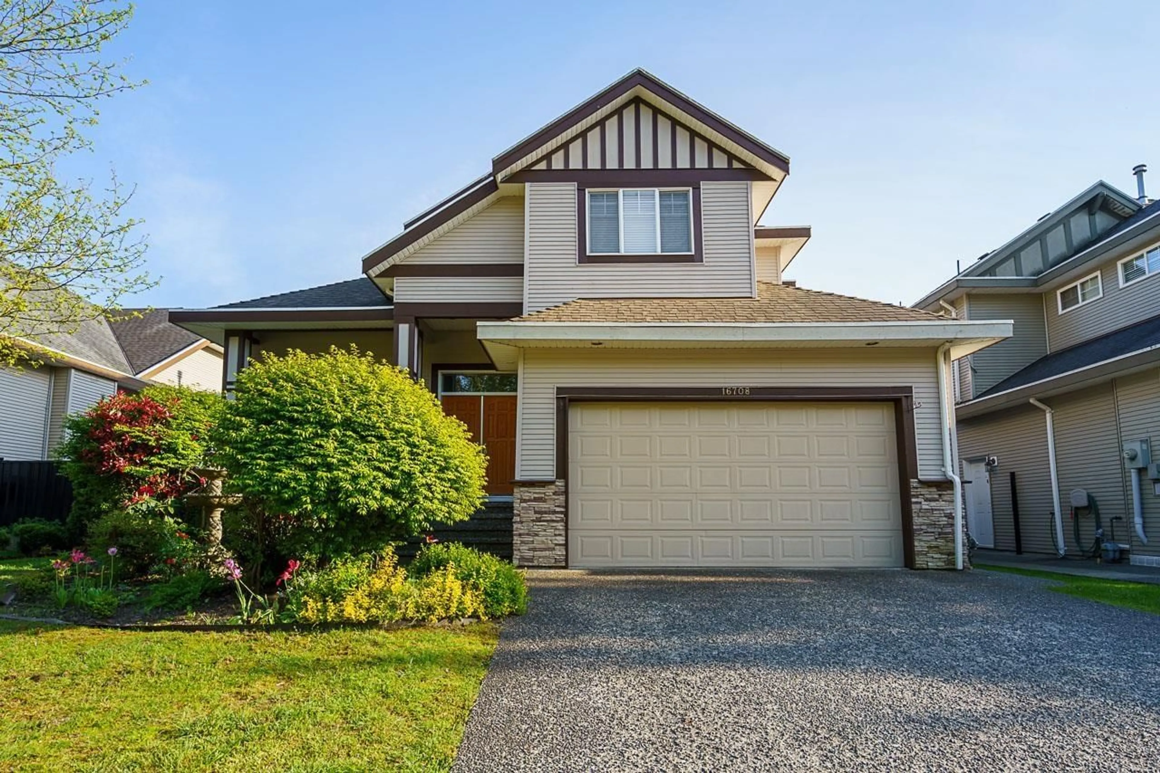 Home with vinyl exterior material, street for 16708 64, Surrey British Columbia V3S3V5