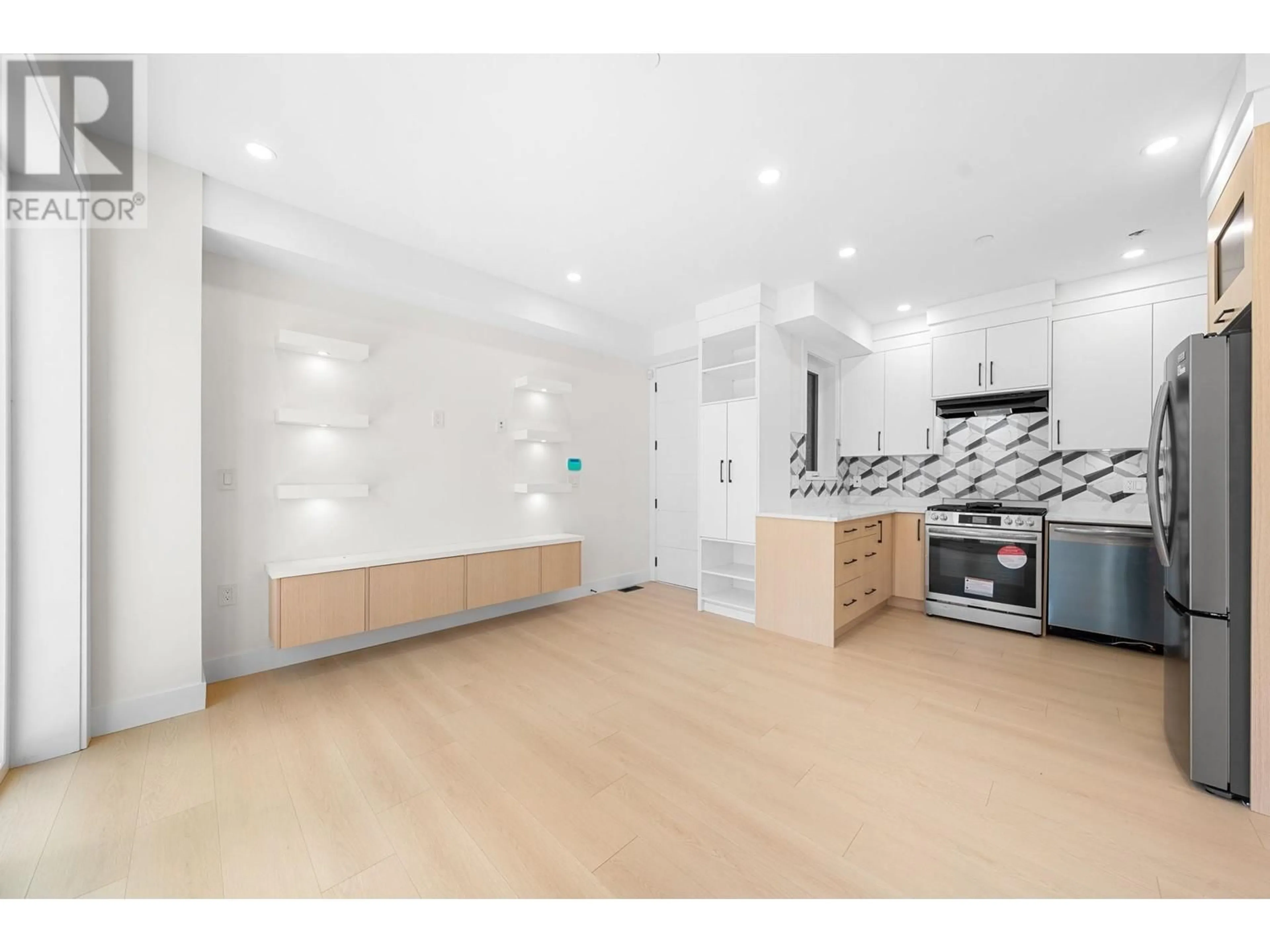 Open concept kitchen, unknown for 2 - 3425 ARCHIMEDES STREET, Vancouver British Columbia V5R4W4