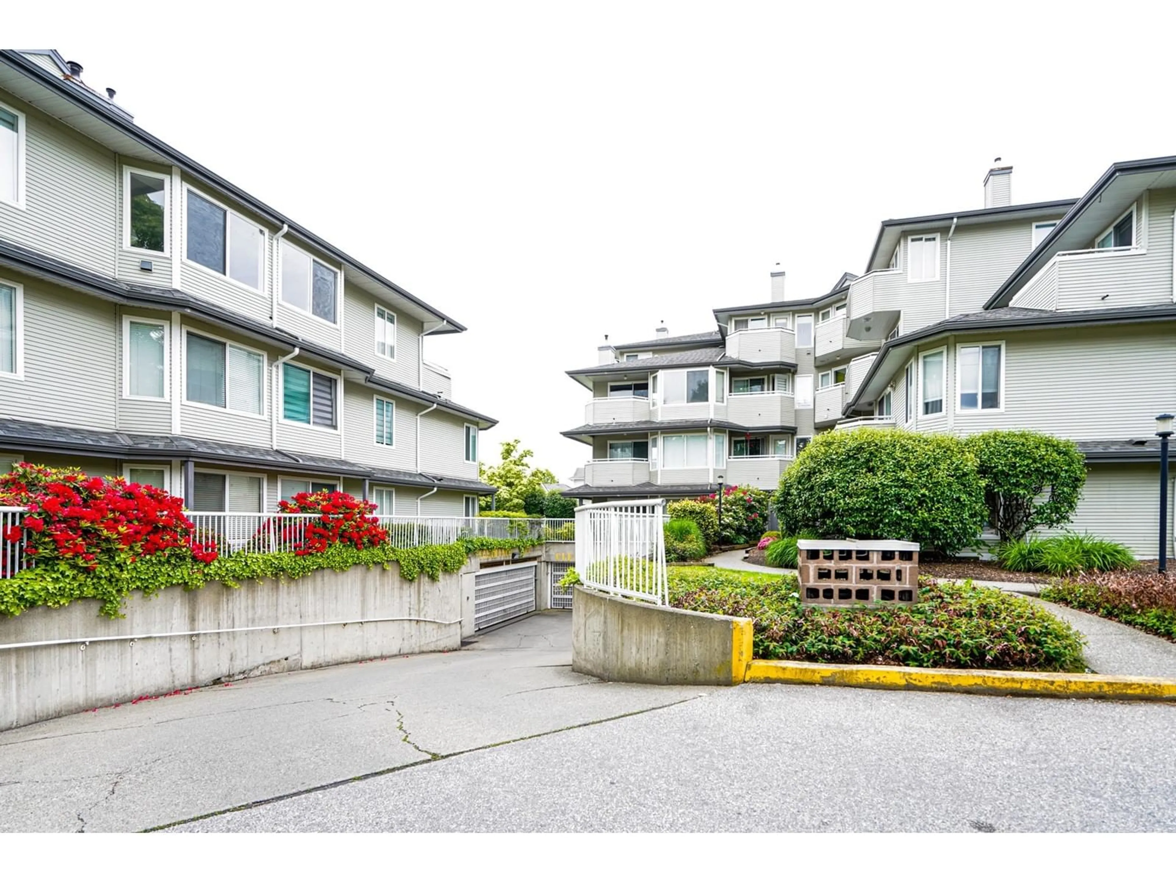 Patio, unknown for 207 - 12130 80, Surrey British Columbia V3W0V2
