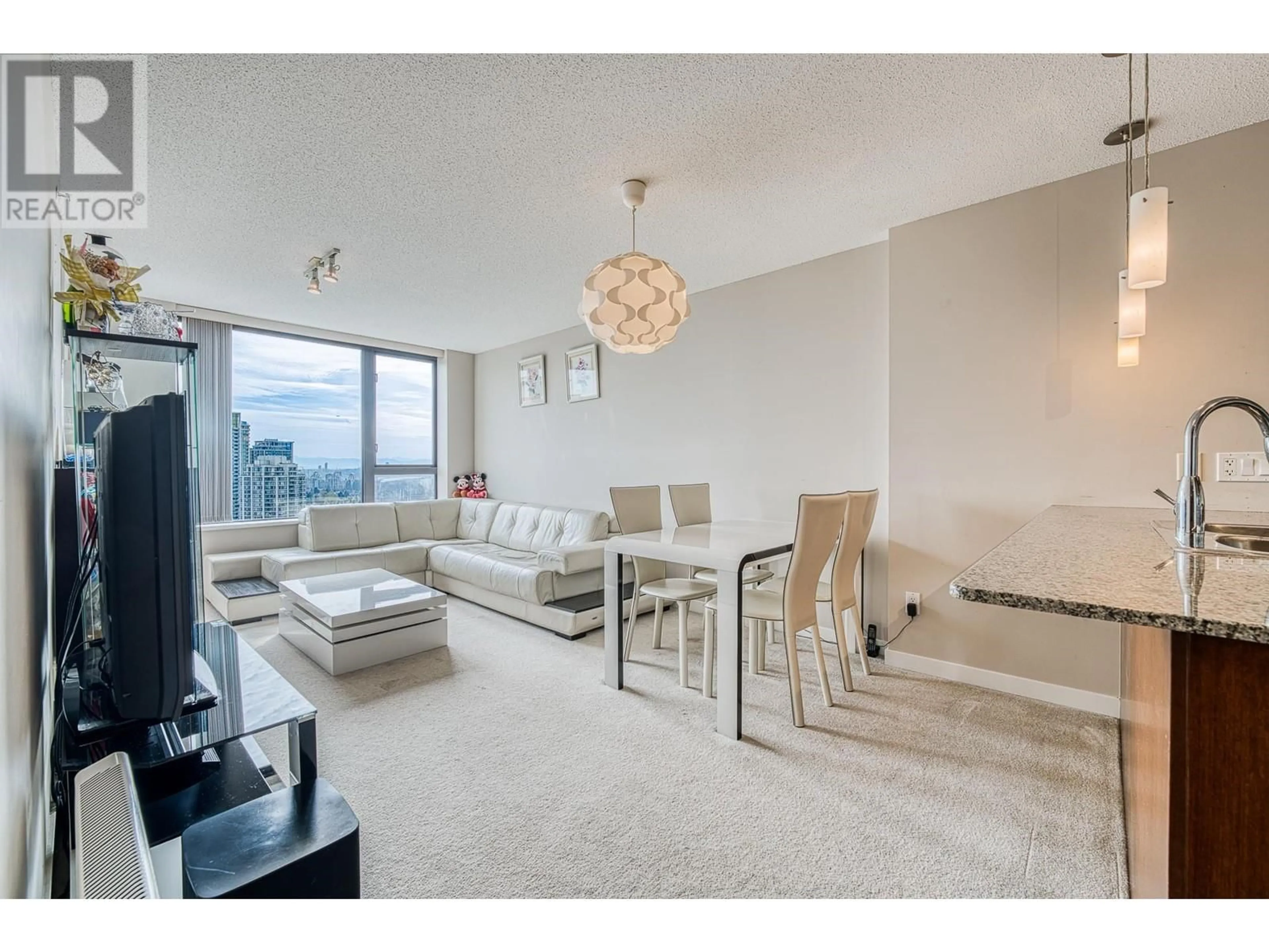 Living room with furniture, unknown for 2701 - 7088 SALISBURY AVENUE, Burnaby British Columbia V5E0A4