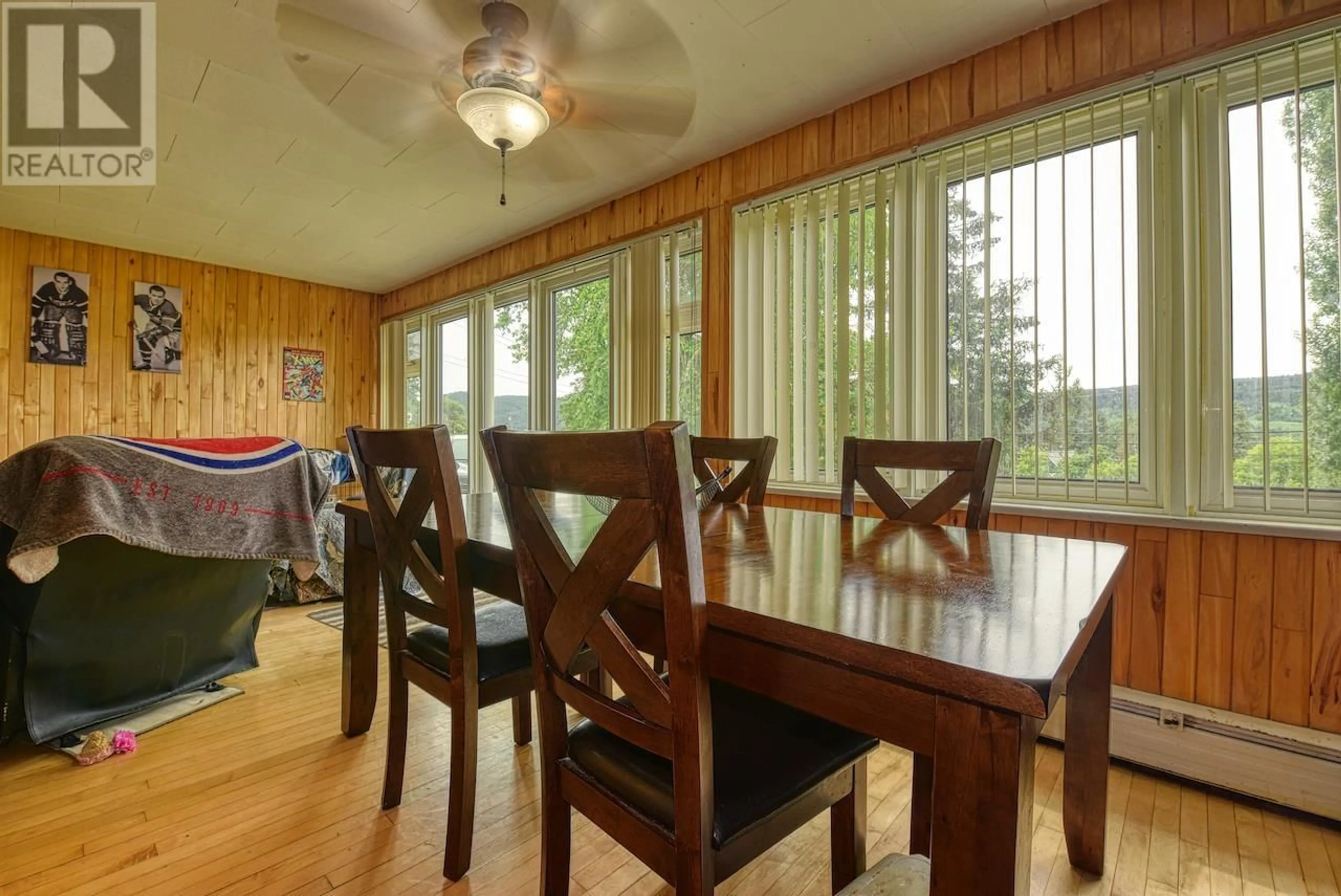 Dining room, wood/laminate floor for 1510 BROADWAY AVENUE, Williams Lake British Columbia V2G3T6