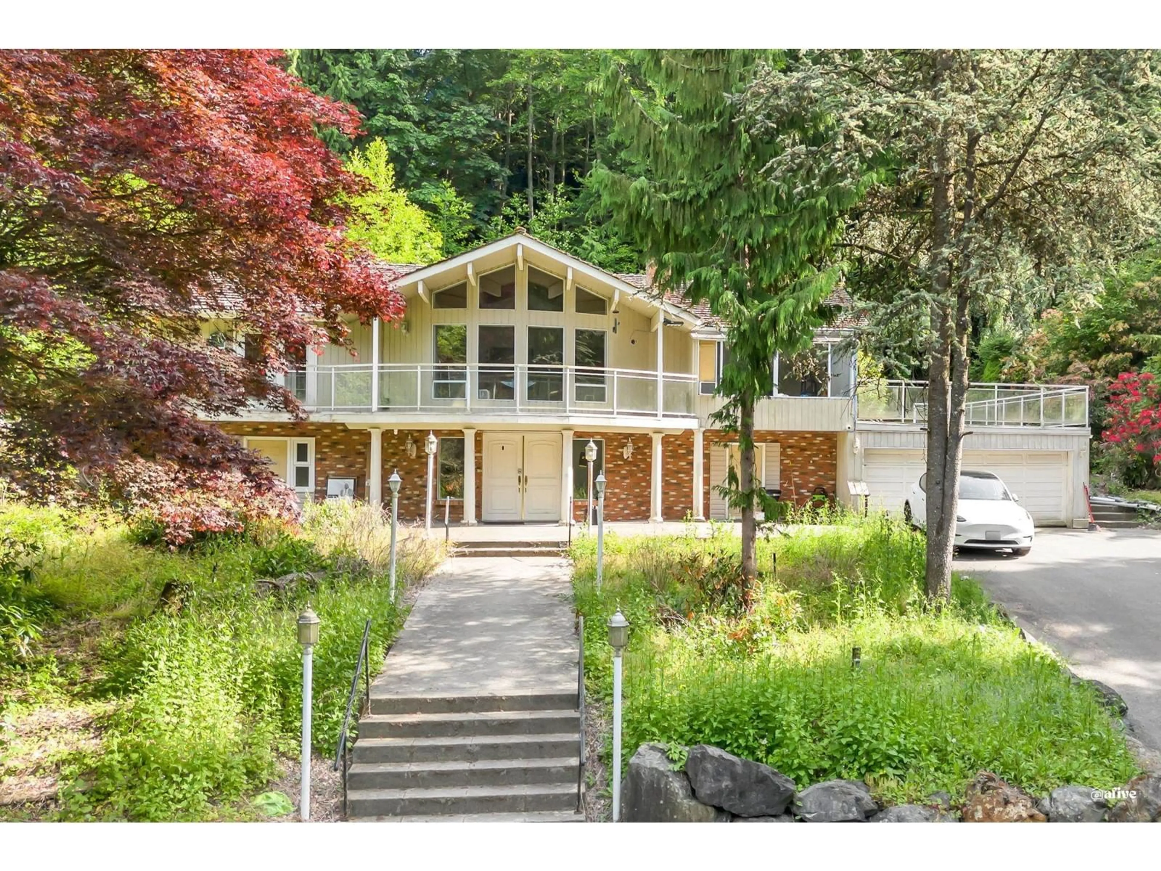 Unknown for 13838 CRESCENT, Surrey British Columbia V4P1K8