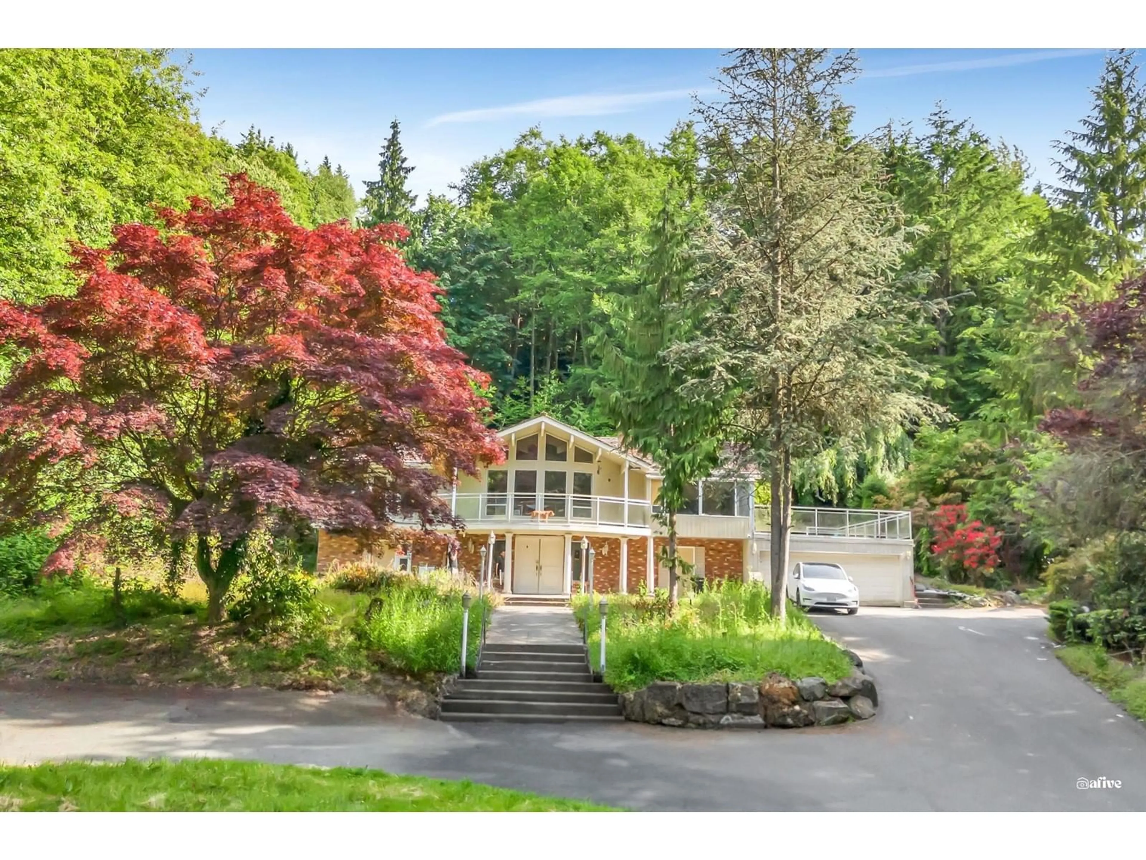Unknown for 13838 CRESCENT, Surrey British Columbia V4P1K8