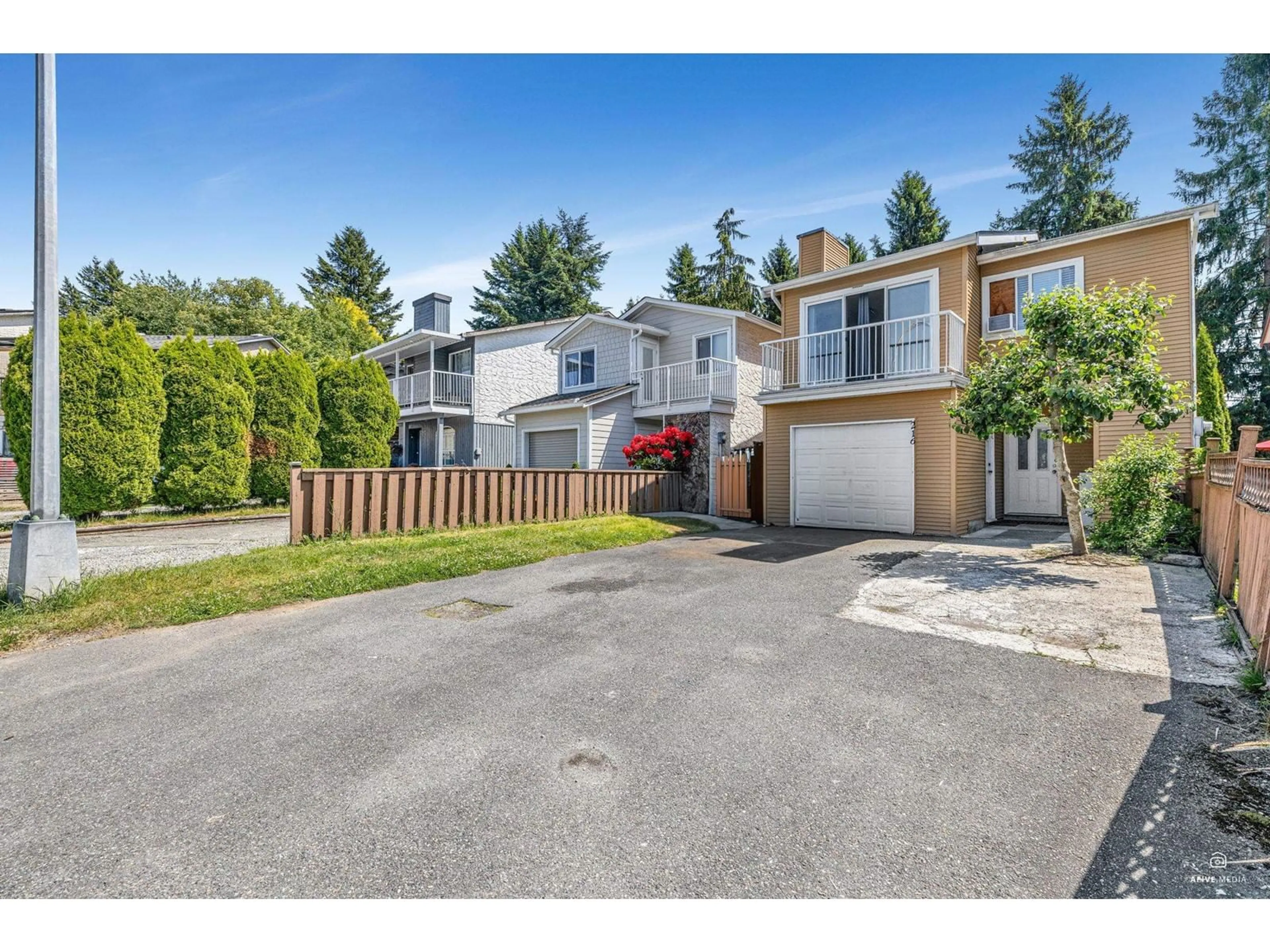 A pic from outside/outdoor area/front of a property/back of a property/a pic from drone, street for 216 DAVIS, Langley British Columbia V4W3K7