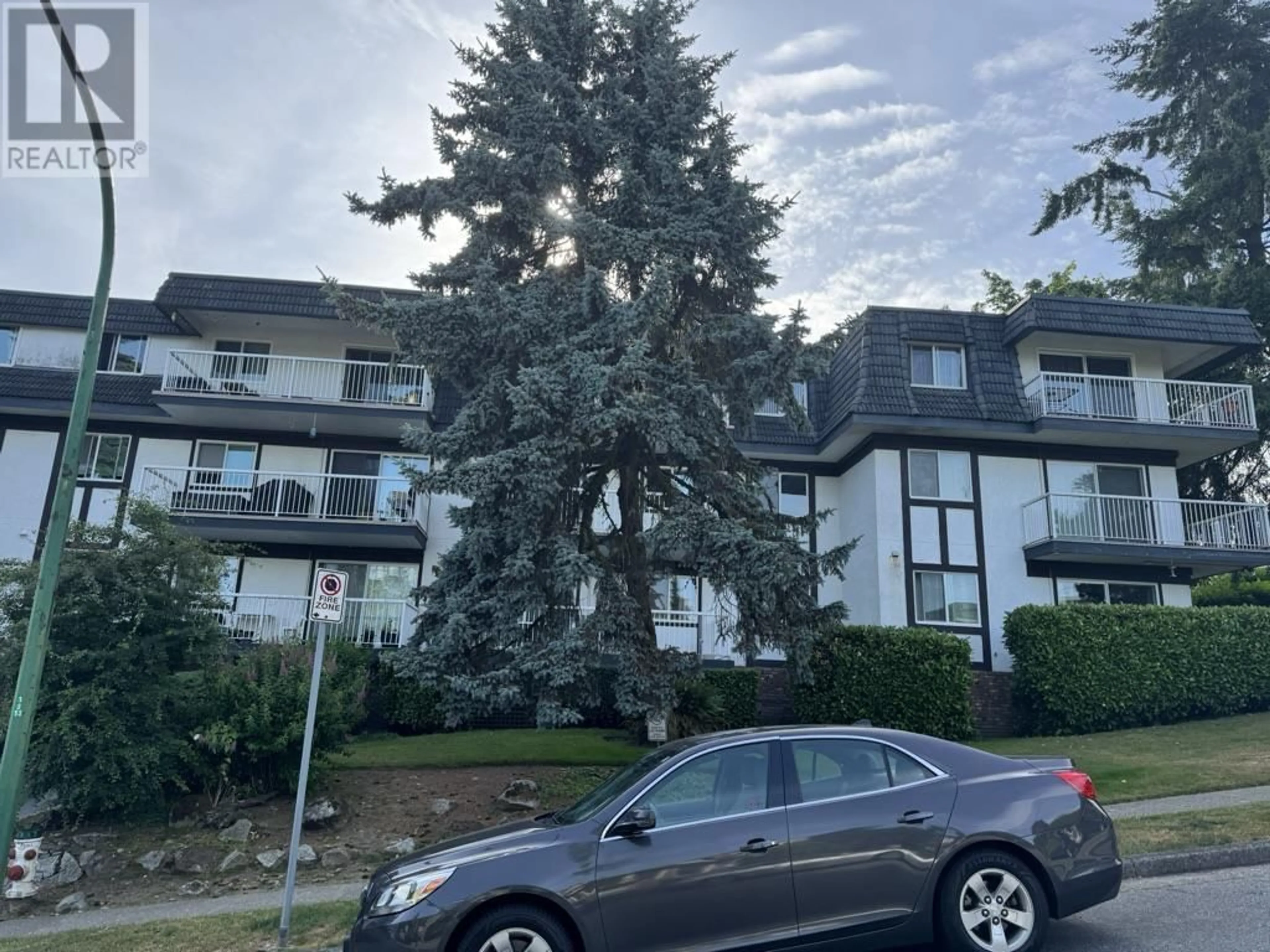 A pic from outside/outdoor area/front of a property/back of a property/a pic from drone, mountain view for 202 - 371 ELLESMERE AVENUE, Burnaby British Columbia V5B3T1
